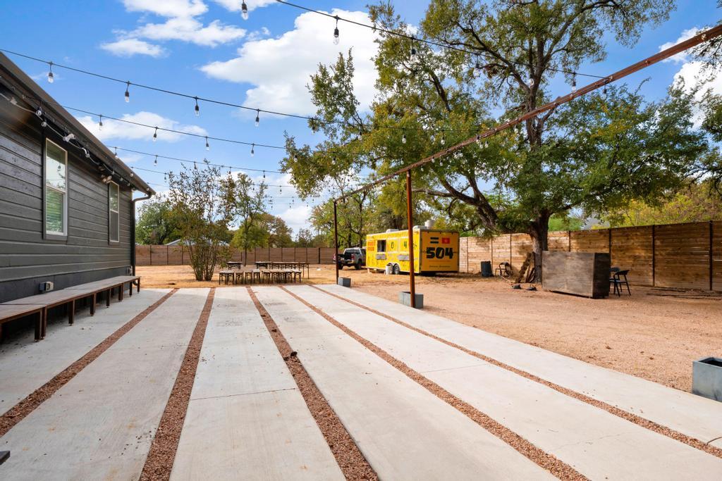 2925 E 12th St, Austin, TX 78702