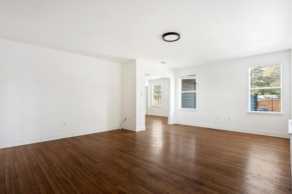 2925 E 12th St, Austin, TX 78702