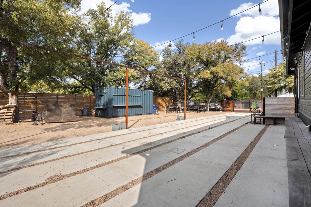 2925 E 12th St, Austin, TX 78702