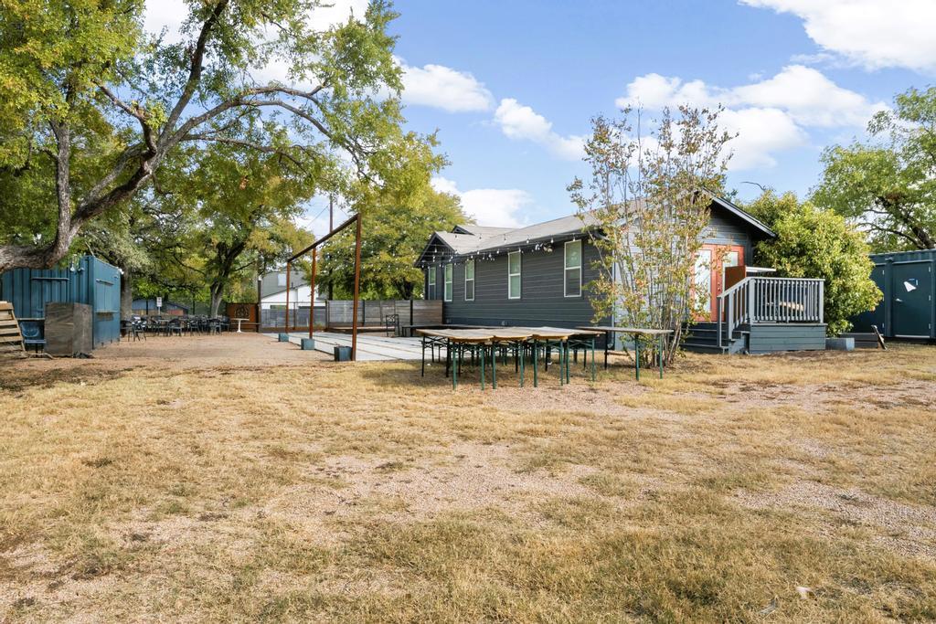 2925 E 12th St, Austin, TX 78702