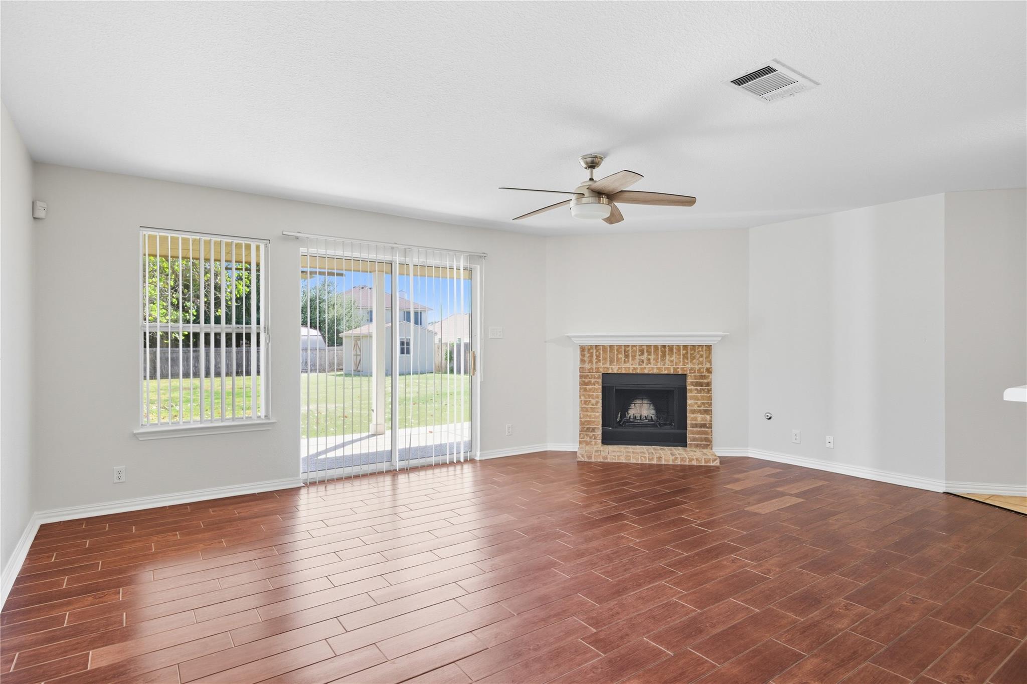 117 Paige Bnd, Hutto, TX 78634