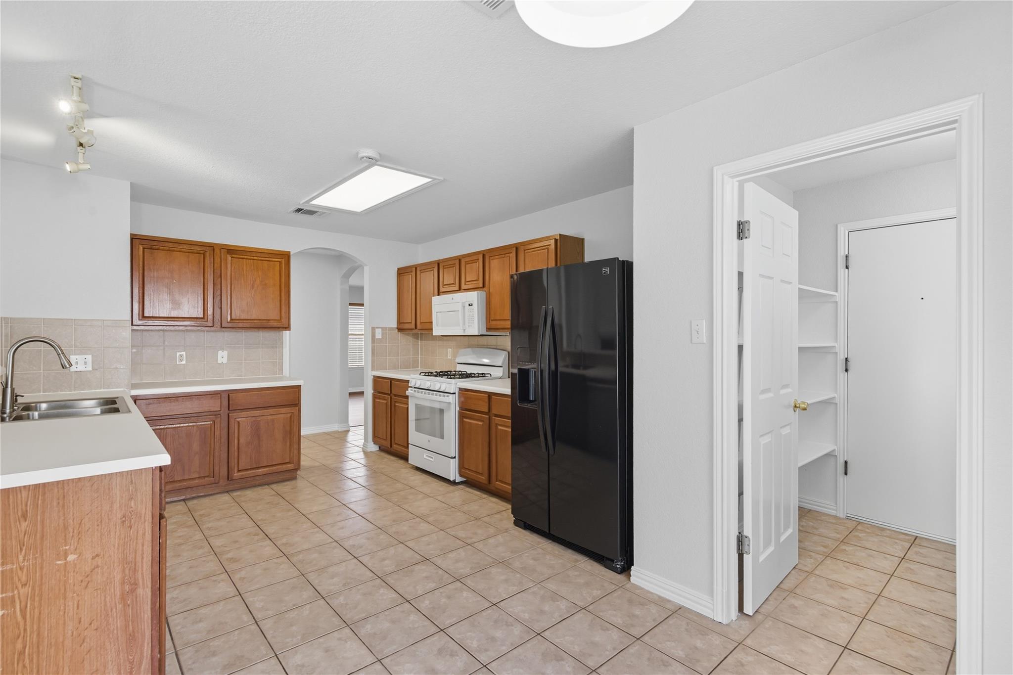 117 Paige Bnd, Hutto, TX 78634