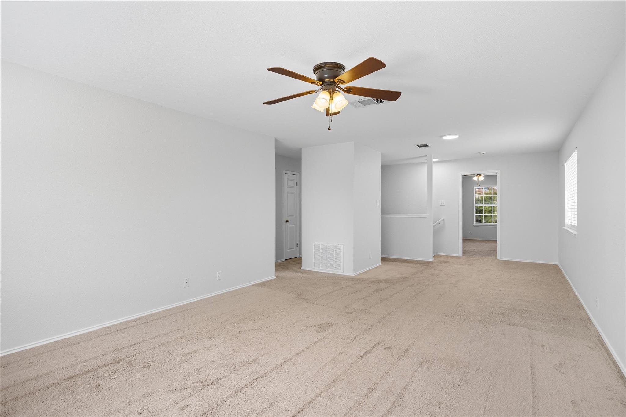 117 Paige Bnd, Hutto, TX 78634