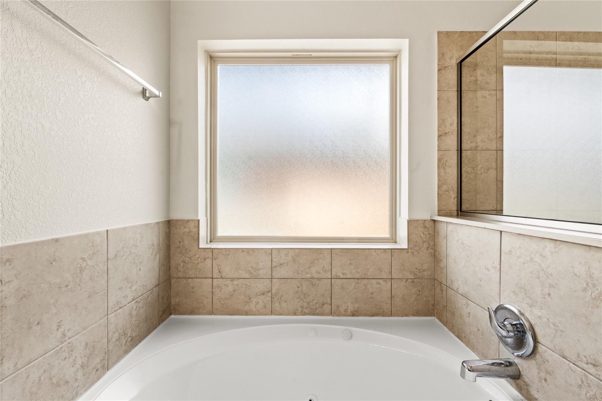 111 Wallin Farms Dr, Hutto, TX 78634