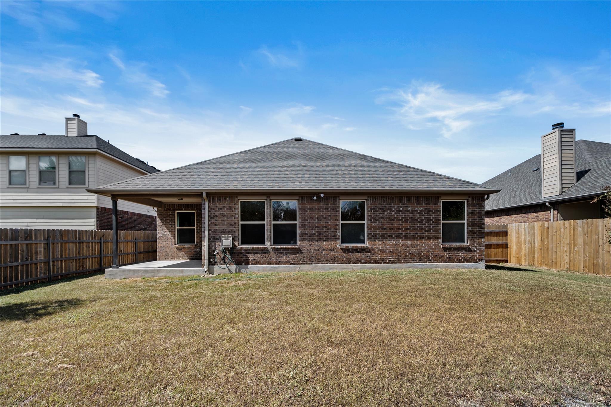111 Wallin Farms Dr, Hutto, TX 78634