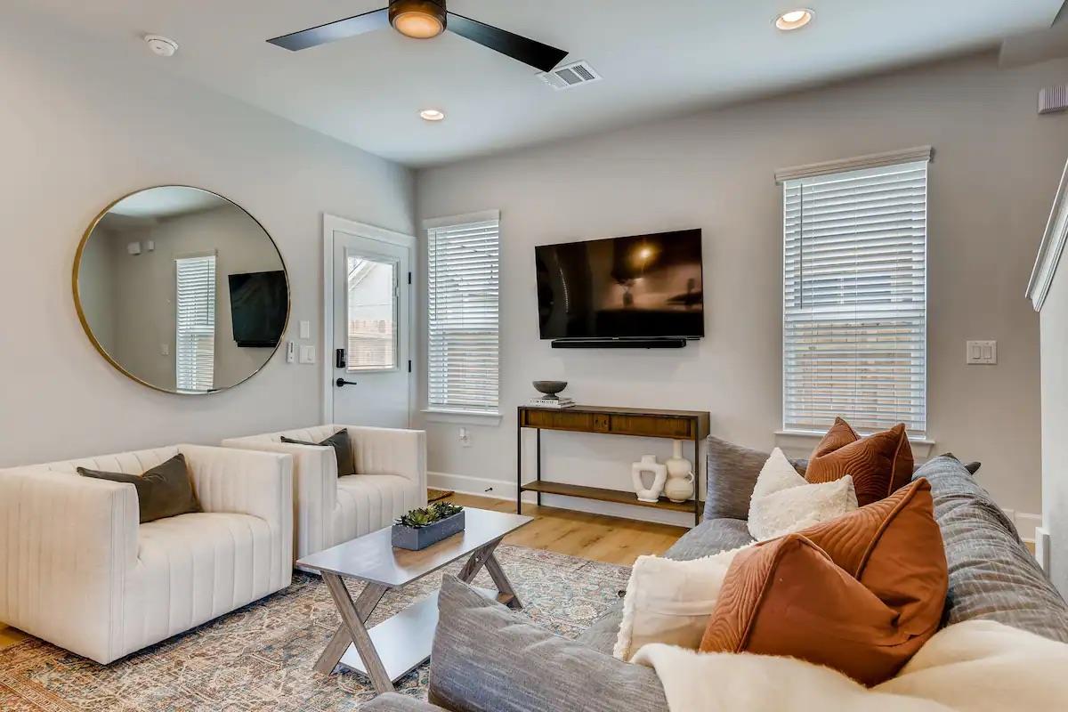 1307 Cedar Ave # 2, Austin, TX 78702