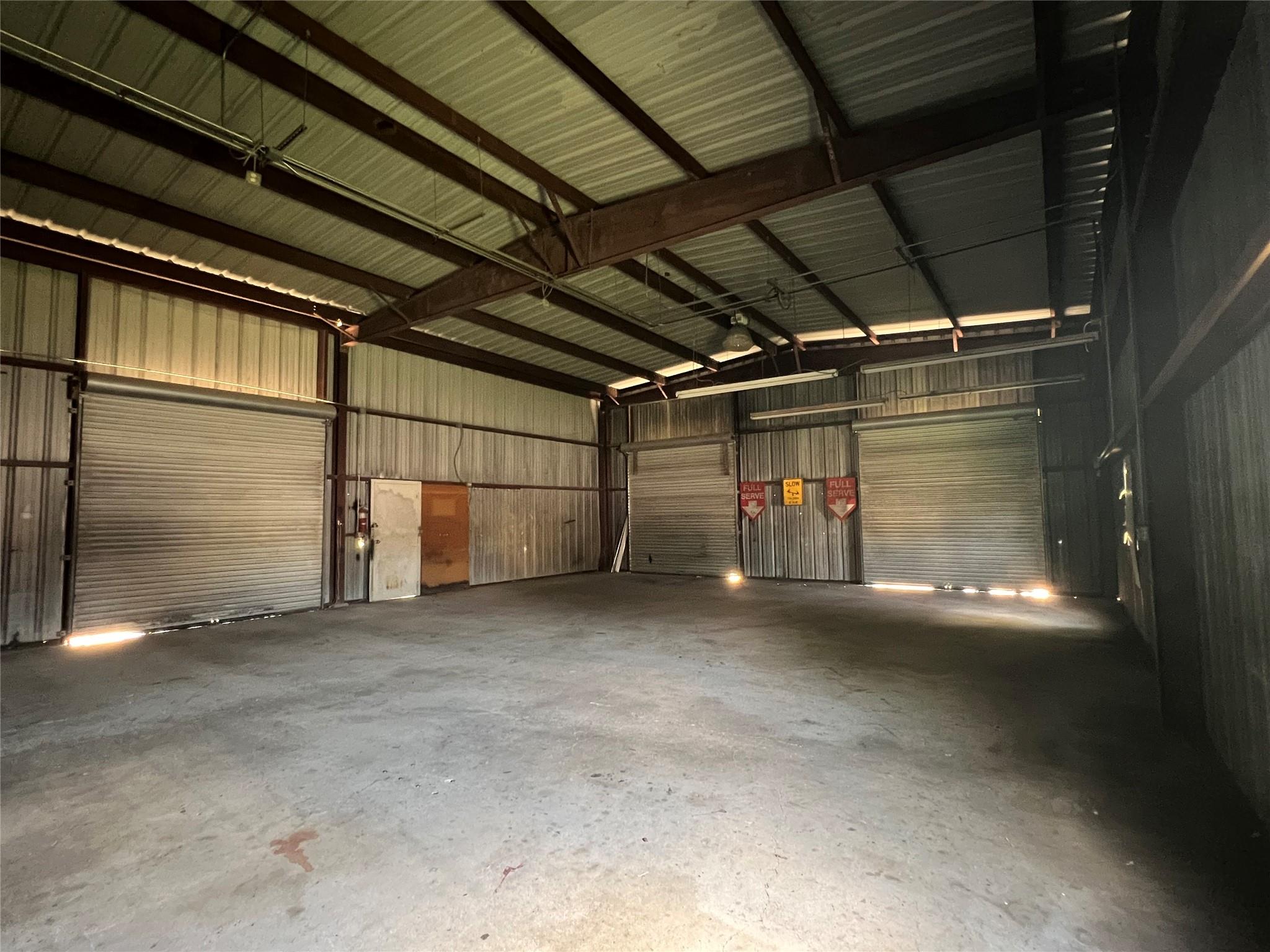 1201 W 2nd St, Taylor, TX 76574