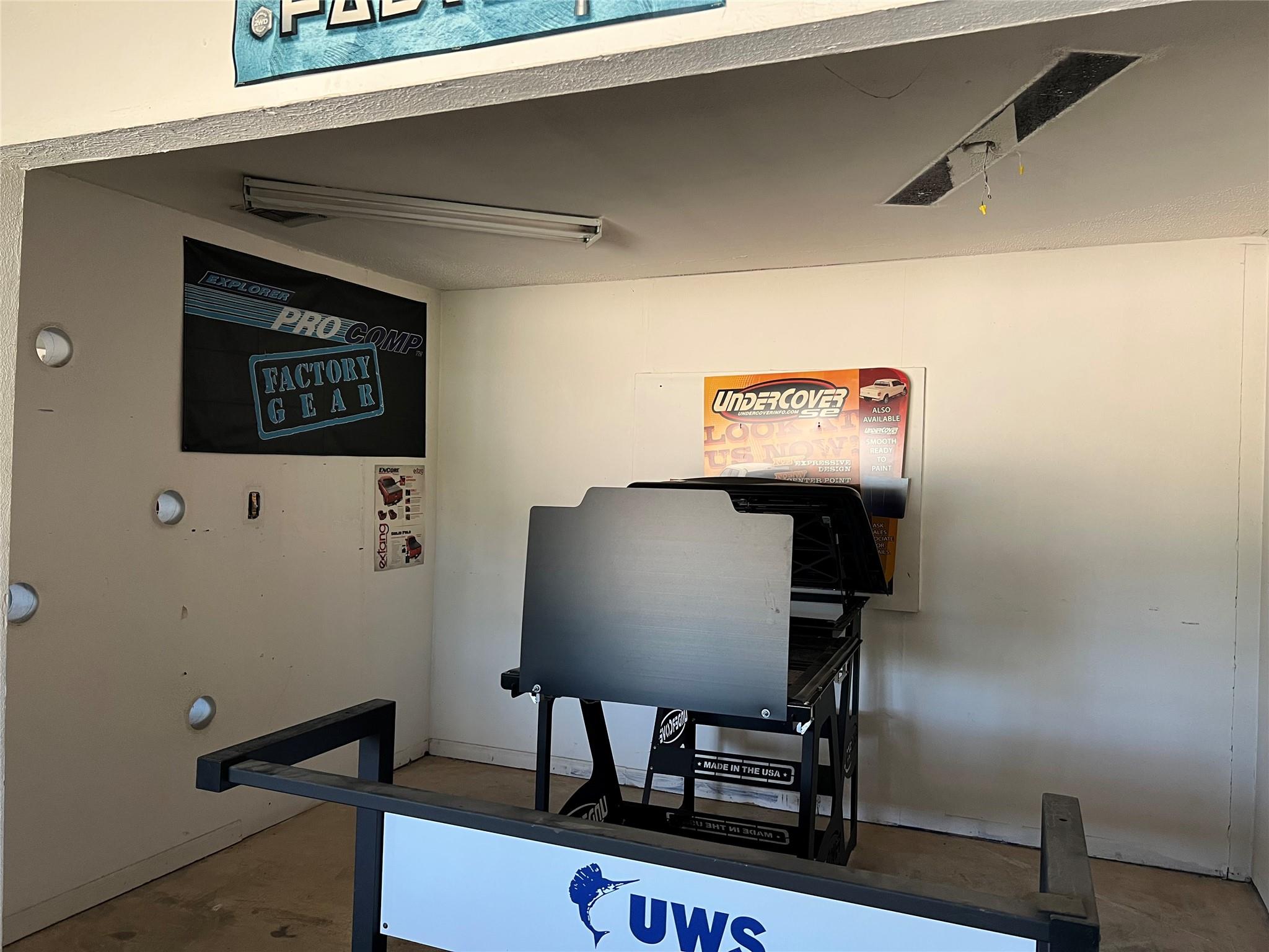 1201 W 2nd St, Taylor, TX 76574