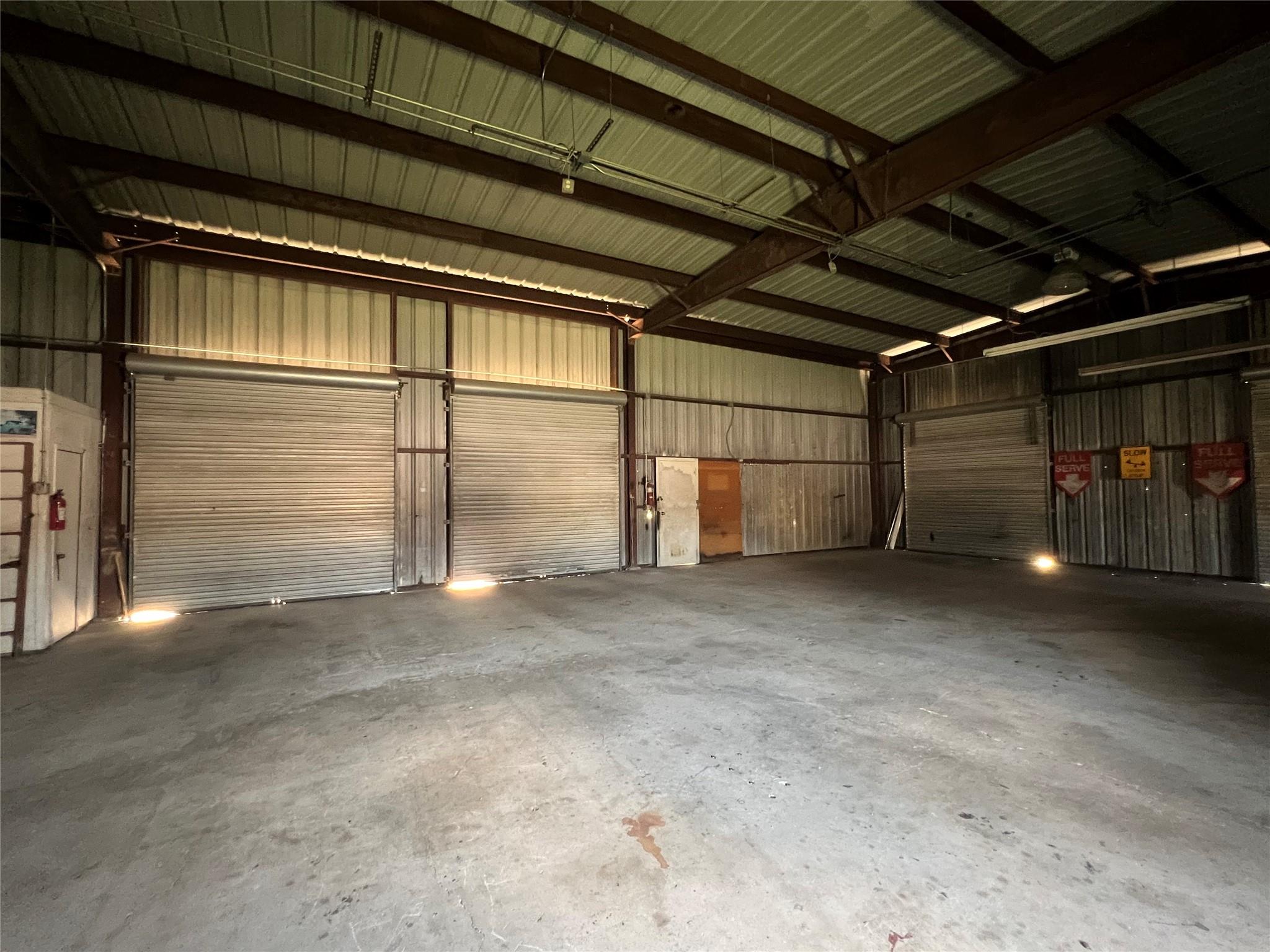 1201 W 2nd St, Taylor, TX 76574