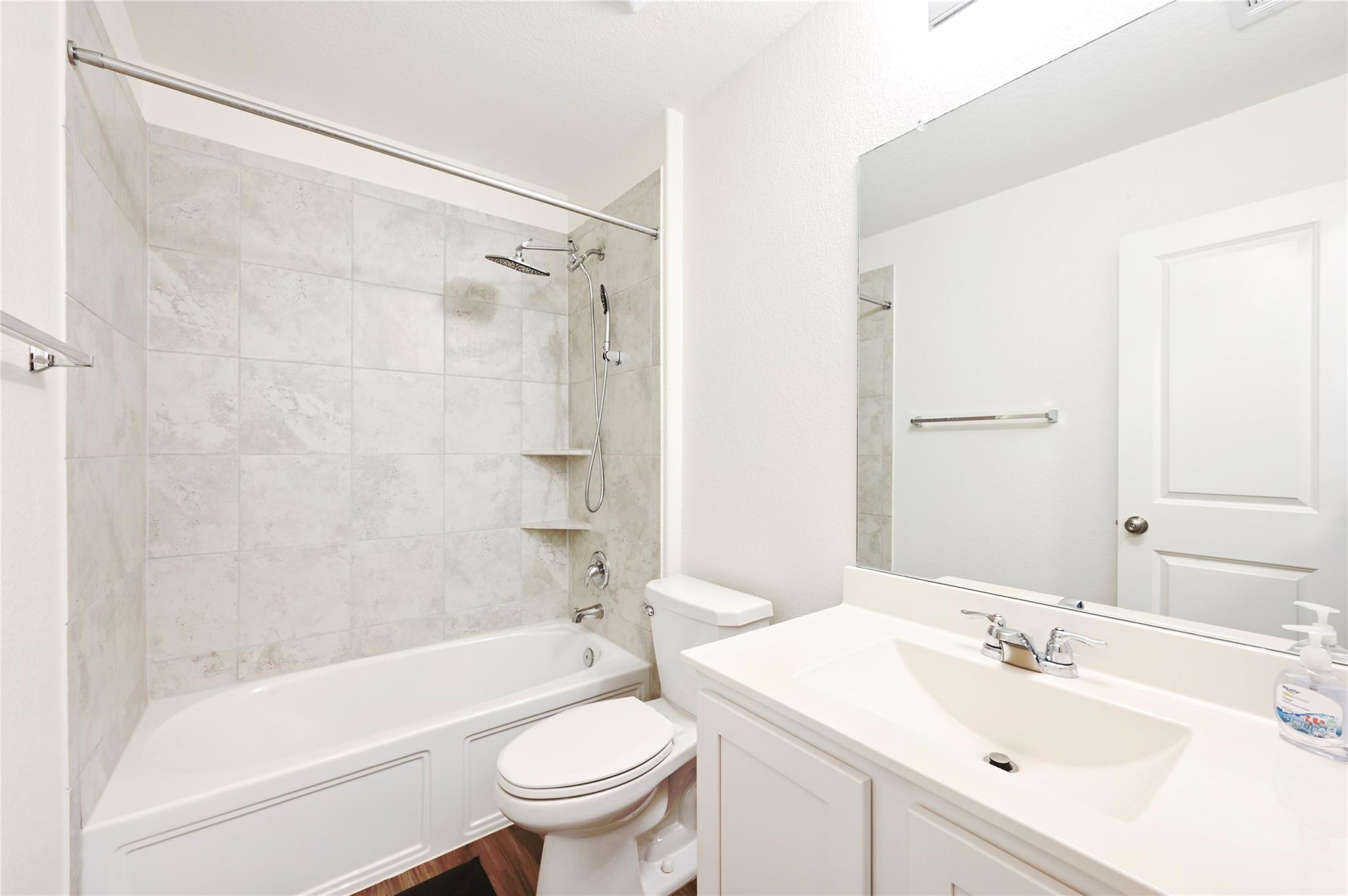 111 Pearland St, Hutto, TX 78634