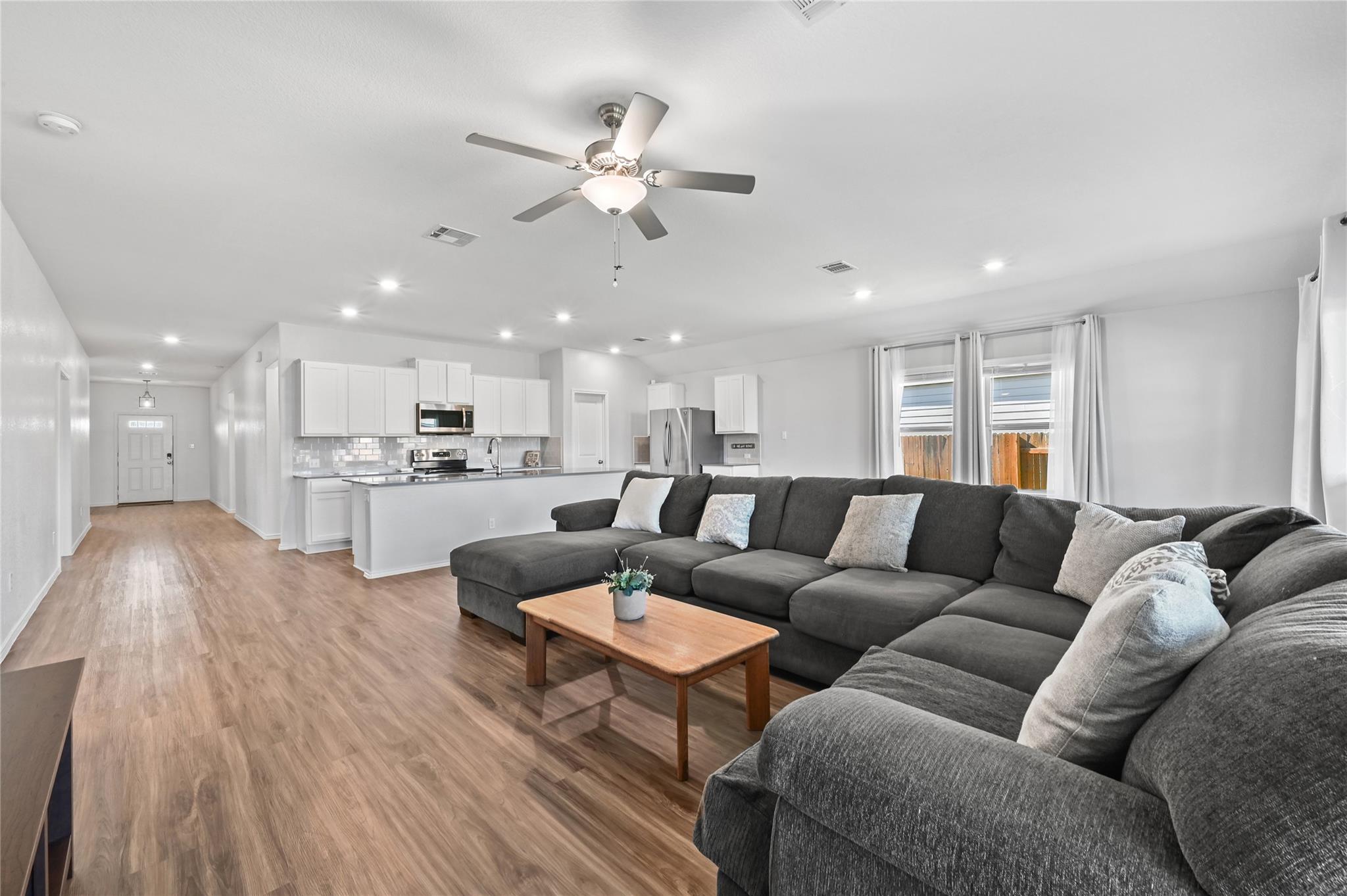 111 Pearland St, Hutto, TX 78634