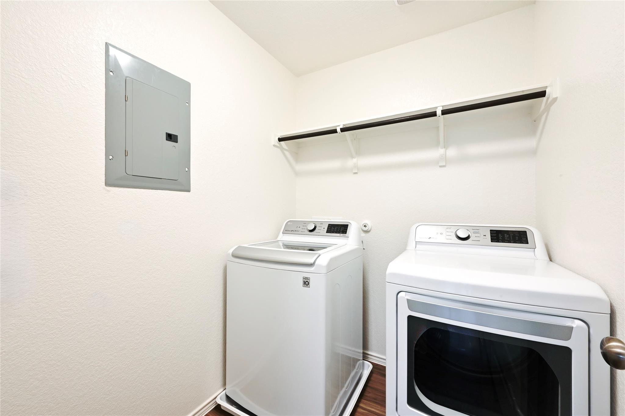 111 Pearland St, Hutto, TX 78634