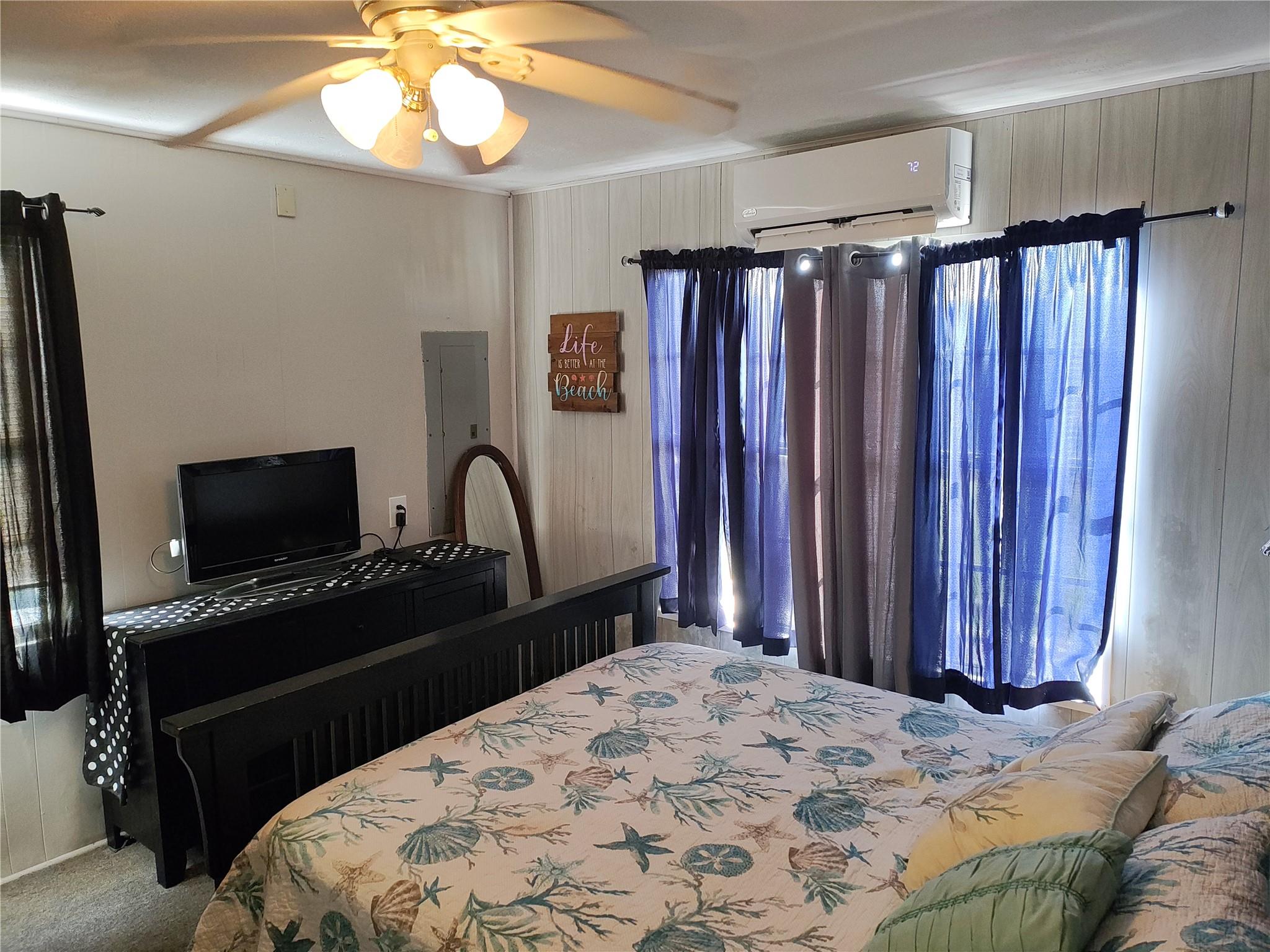 415 Seashell Dr, Surfside Beach, TX 77541