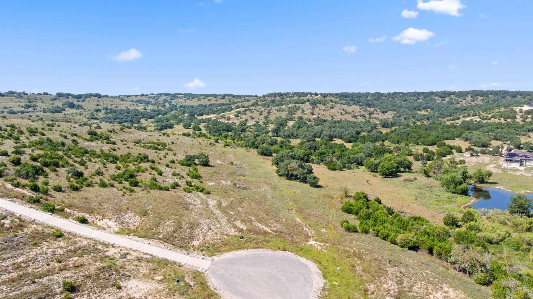 000 Flickering Sky Cir, Blanco, TX 78606