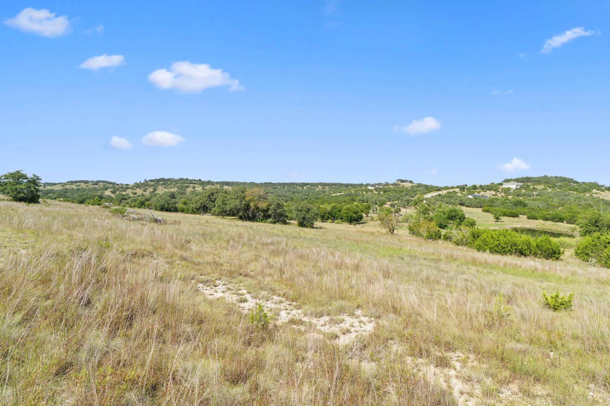 000 Flickering Sky Cir, Blanco, TX 78606