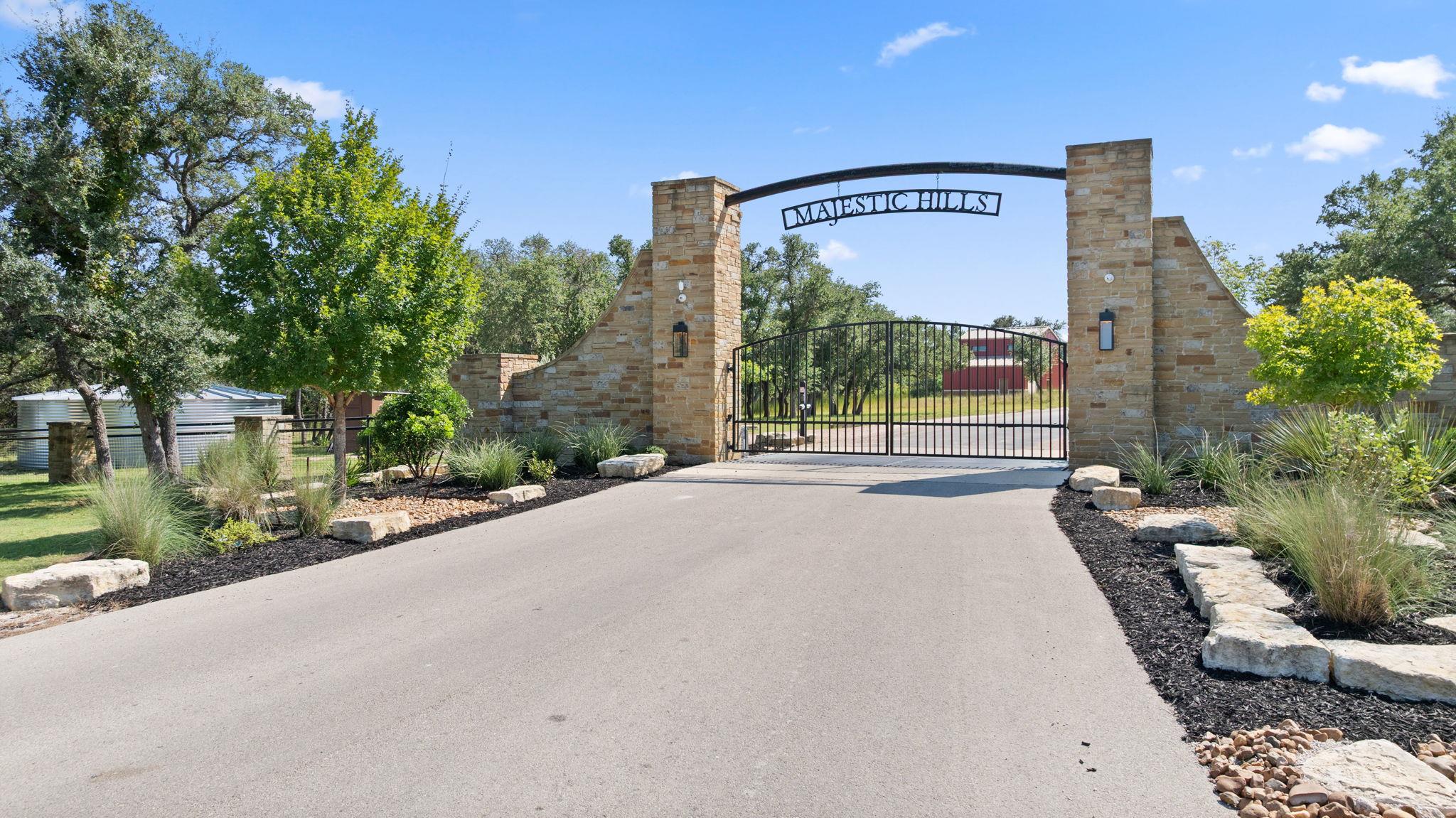 000 Flickering Sky Cir, Blanco, TX 78606