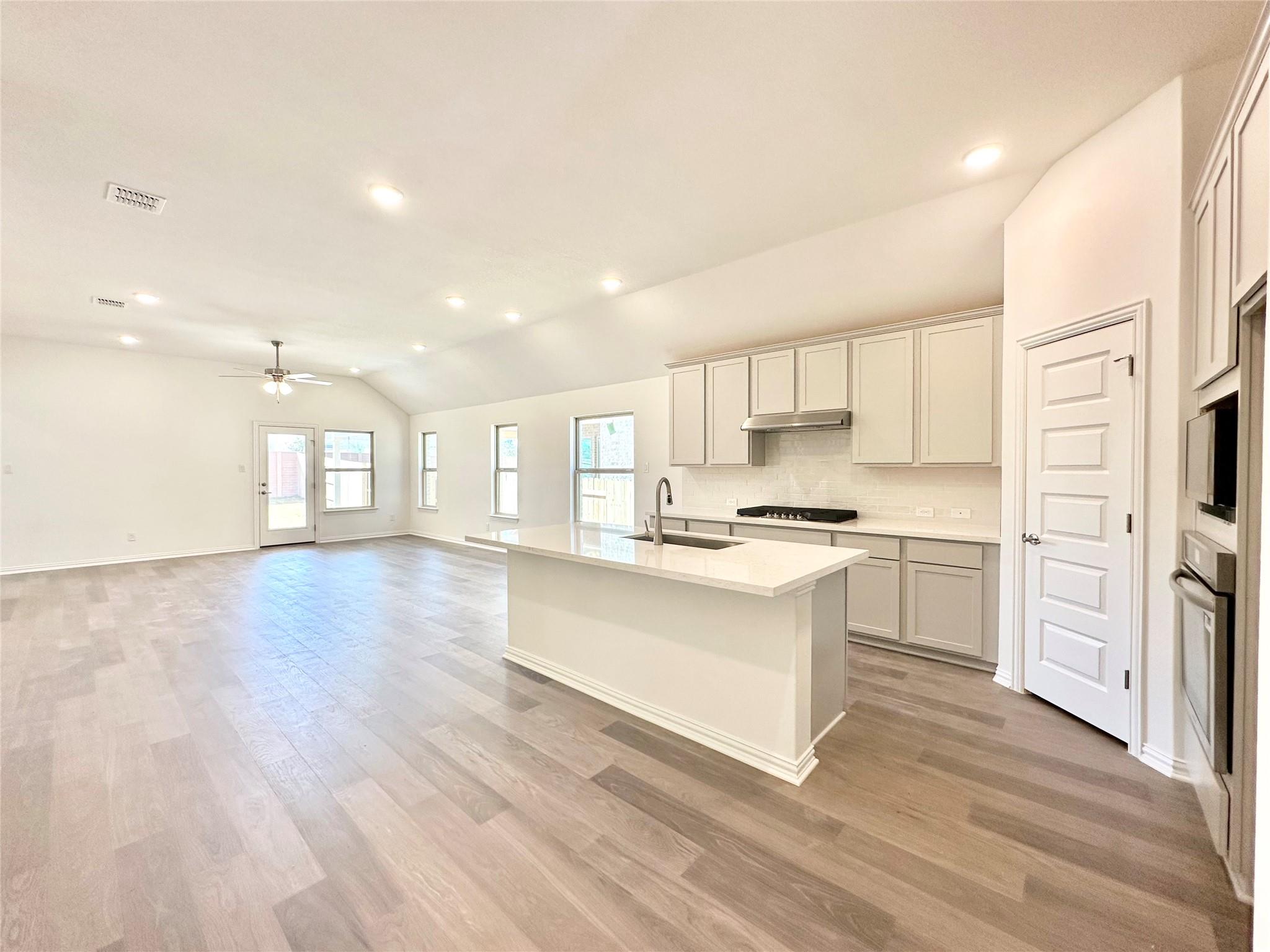 197 Du Bois Ln, Kyle, TX 78640