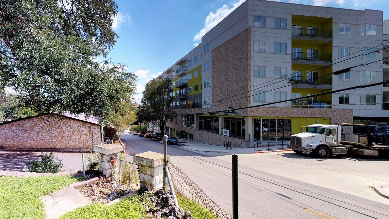 906 Chestnut St, San Marcos, TX 78666