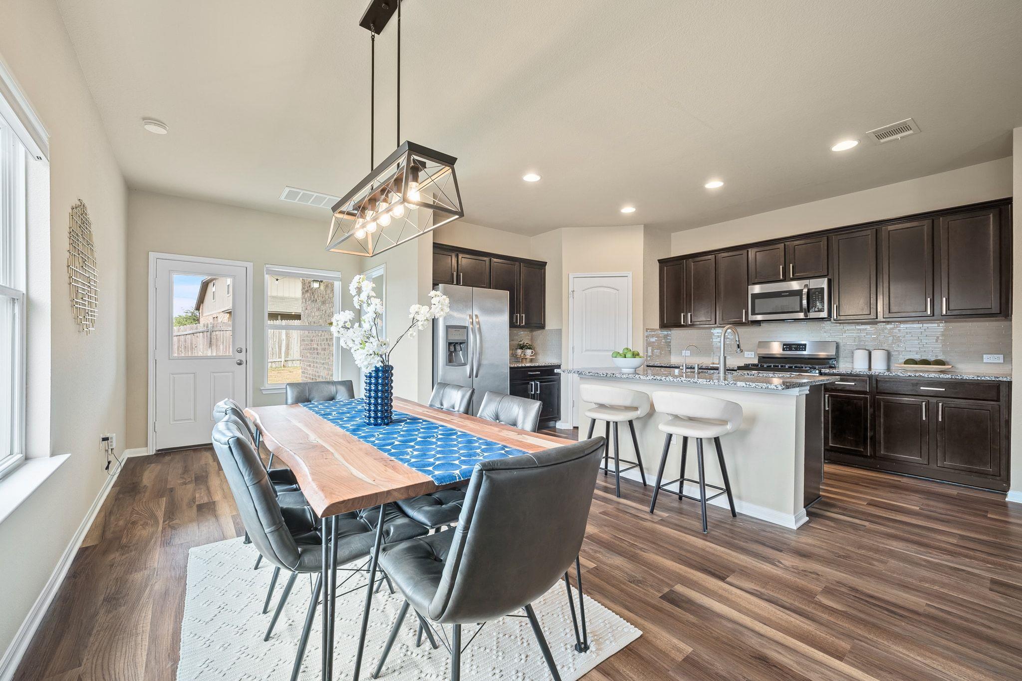 401 Lewisville Ln, Leander, TX 78641