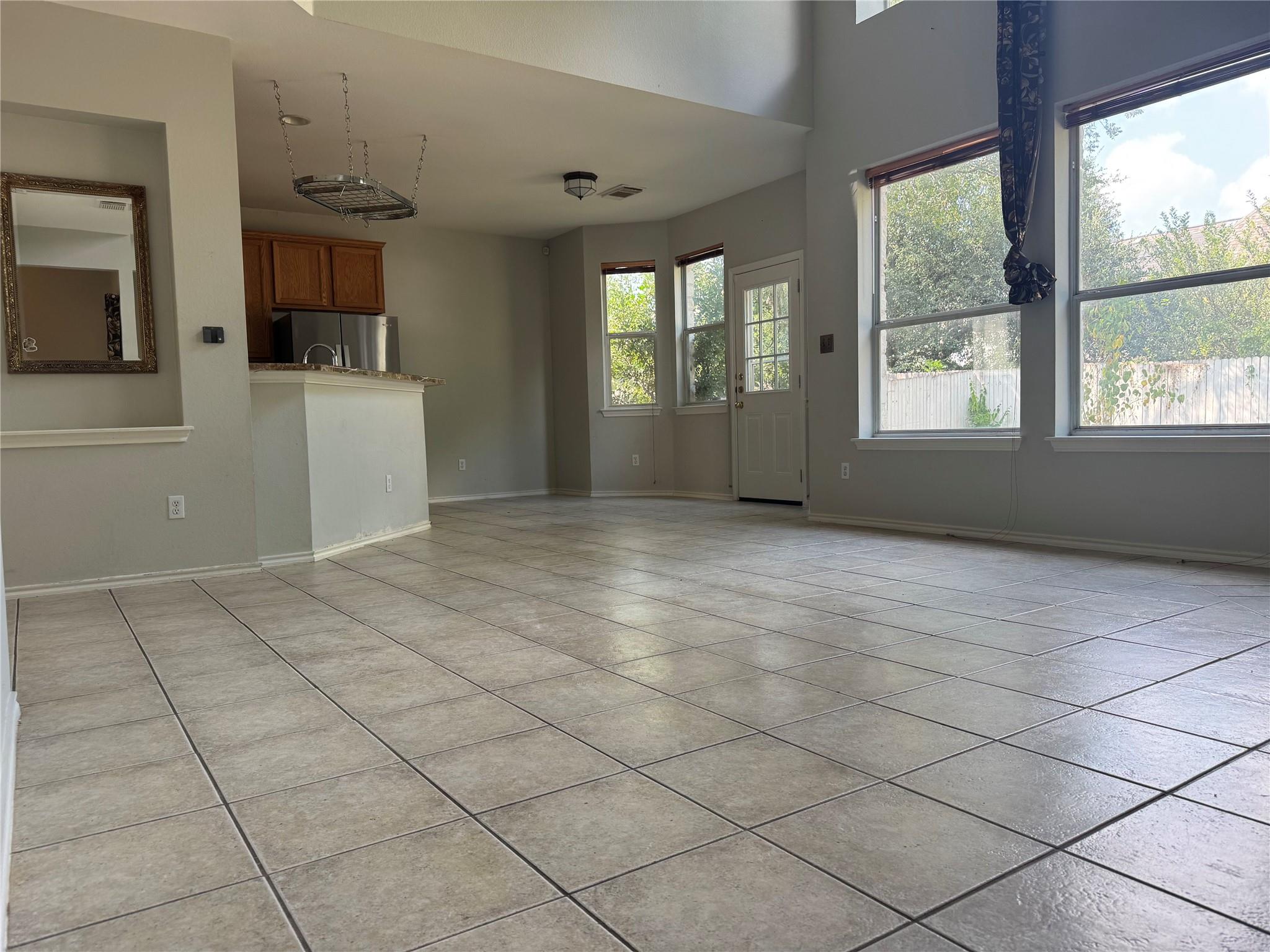 1810 Rosenborough Ln N, Round Rock, TX 78665