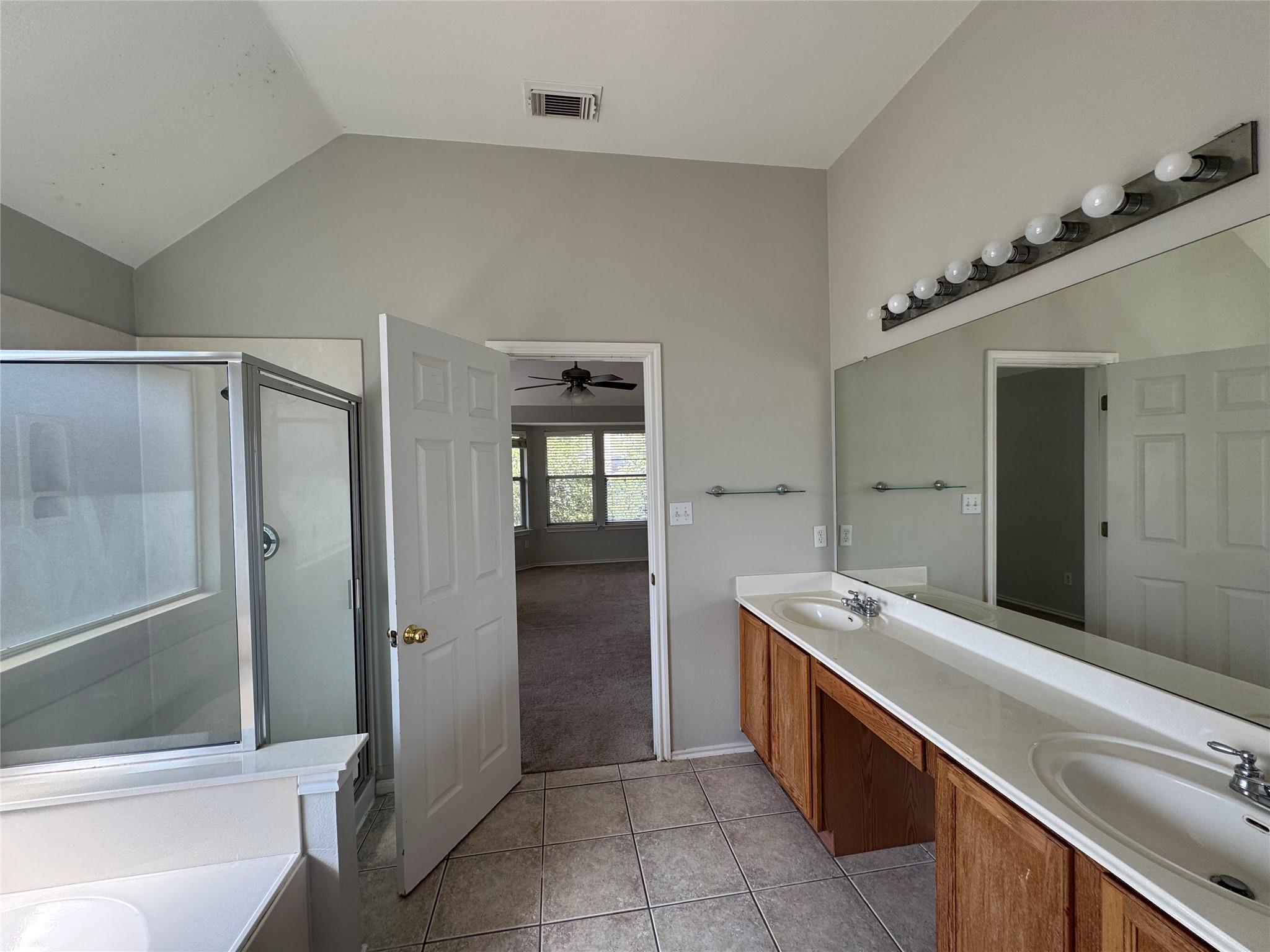 1810 Rosenborough Ln N, Round Rock, TX 78665