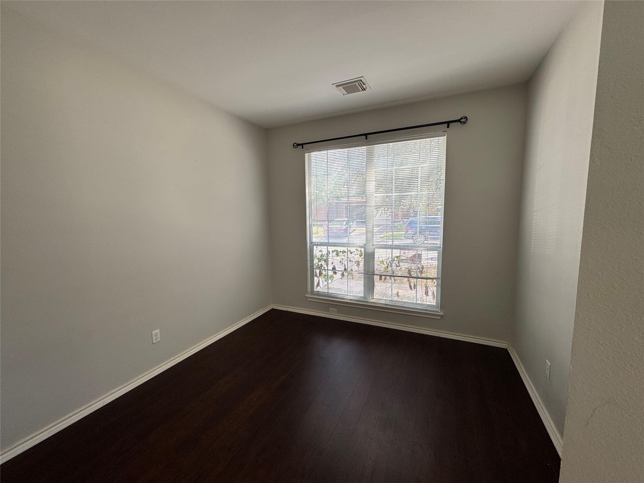 1810 Rosenborough Ln N, Round Rock, TX 78665