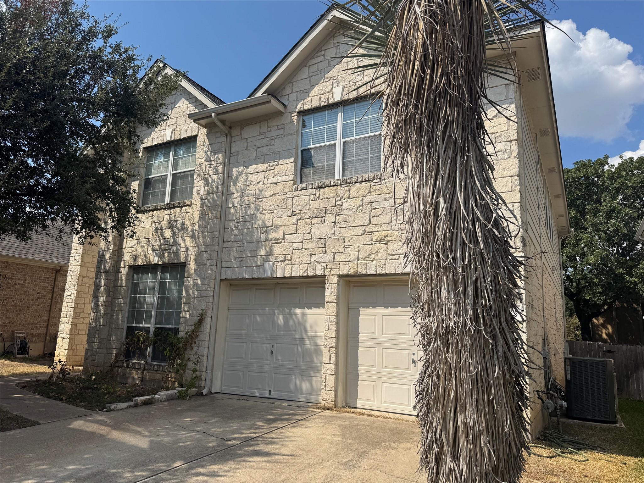 1810 Rosenborough Ln N, Round Rock, TX 78665