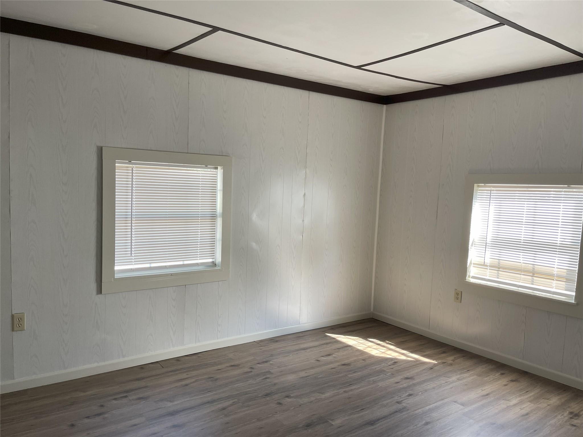 1521 N Hamilton St, Gonzales, TX 78629