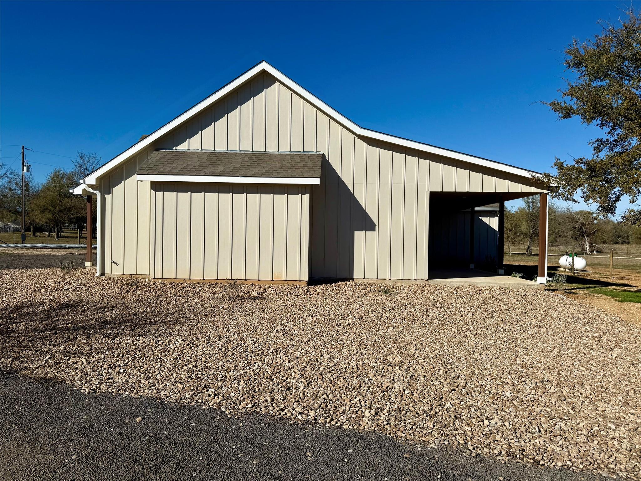 1353 Red Town Rd # B, Elgin, TX 78621