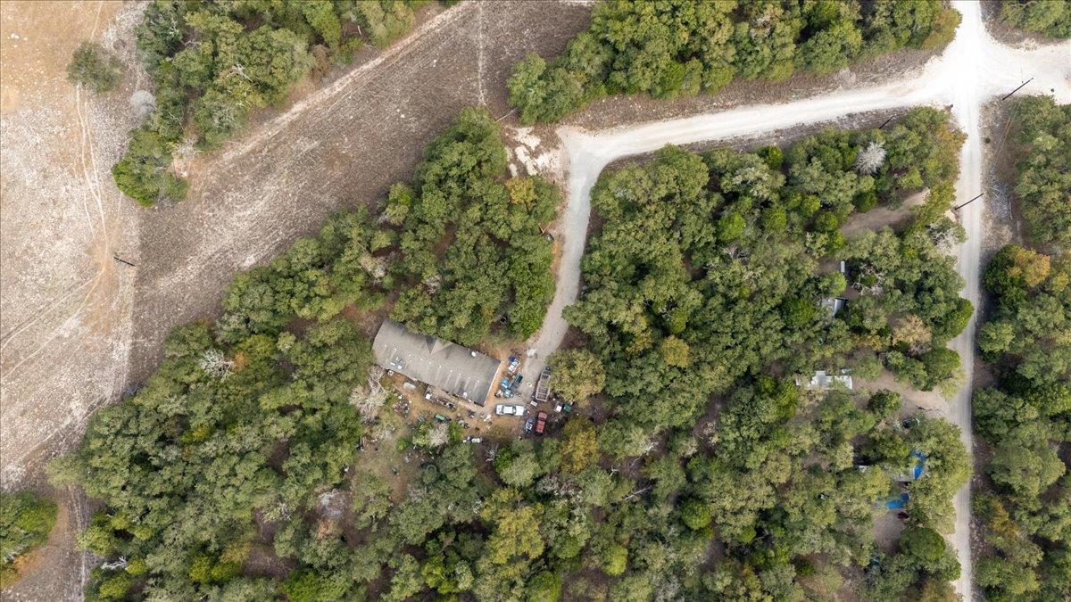 120 Twin Oaks Rd, Elgin, TX 78621