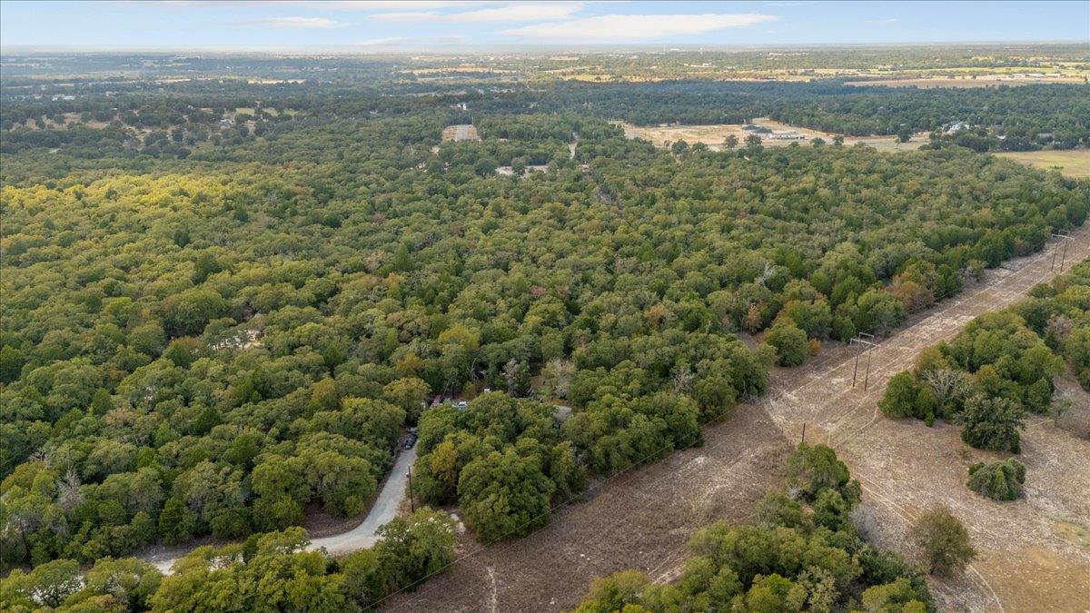 120 Twin Oaks Rd, Elgin, TX 78621