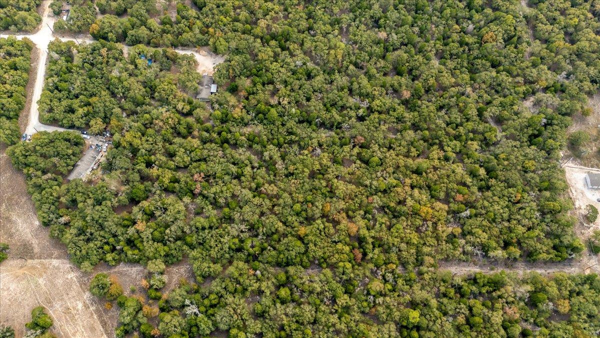 120 Twin Oaks Rd, Elgin, TX 78621