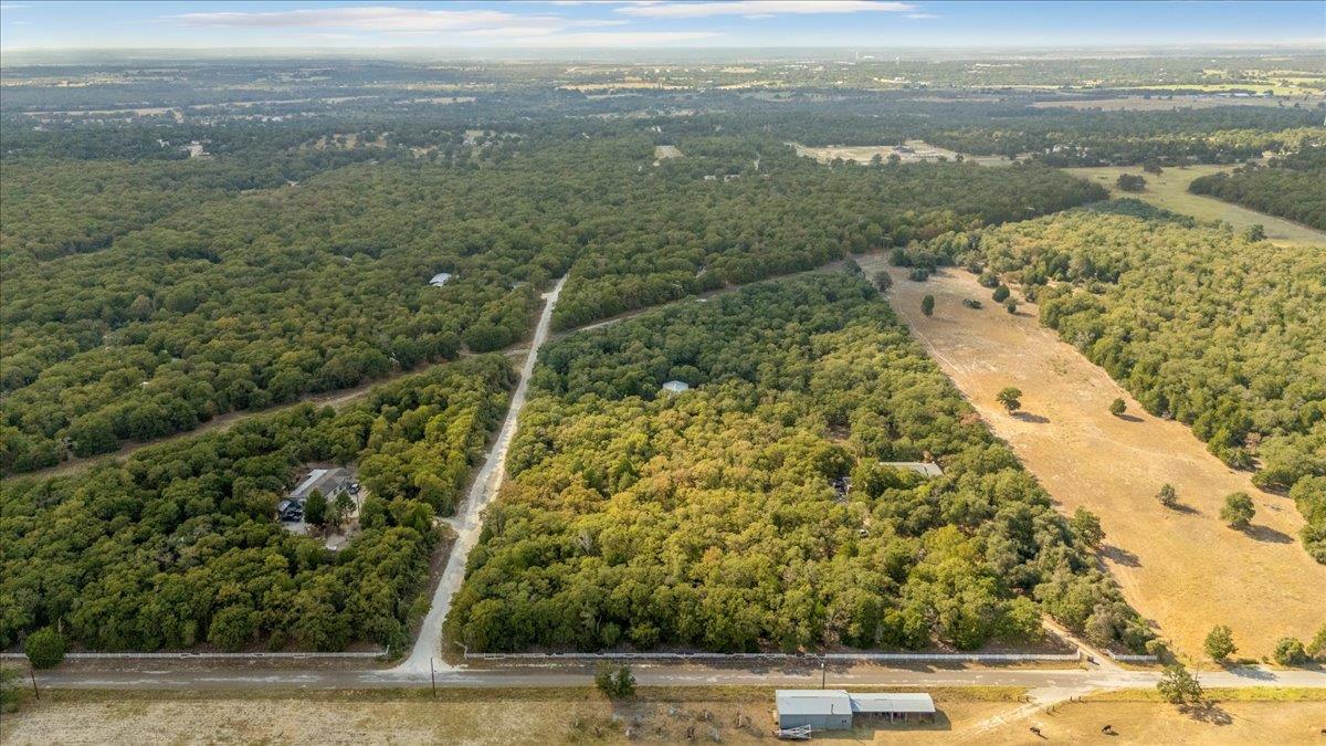 120 Twin Oaks Rd, Elgin, TX 78621