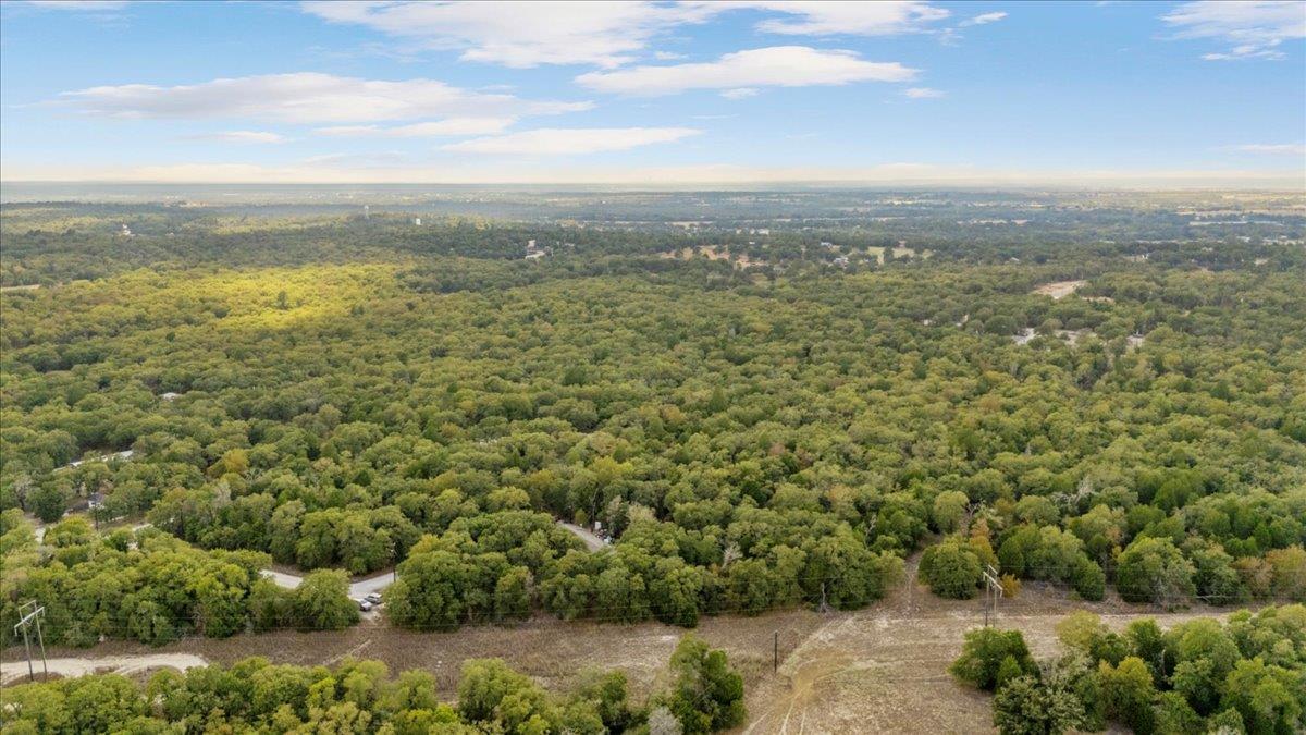 120 Twin Oaks Rd, Elgin, TX 78621