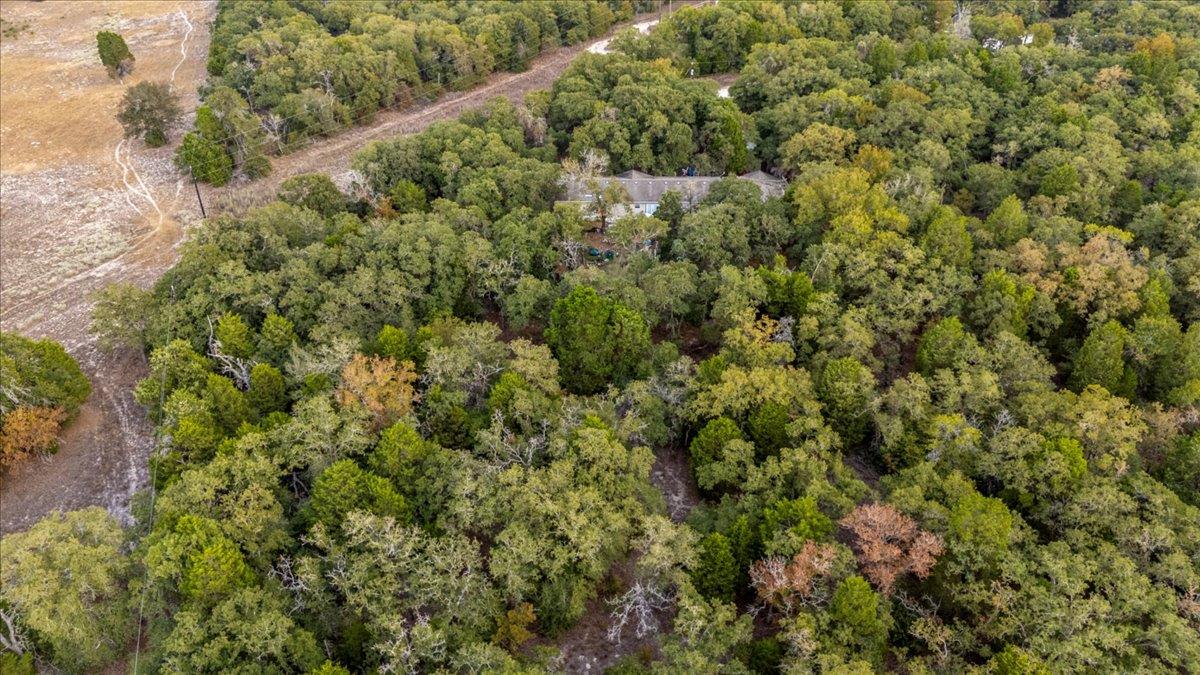 120 Twin Oaks Rd, Elgin, TX 78621