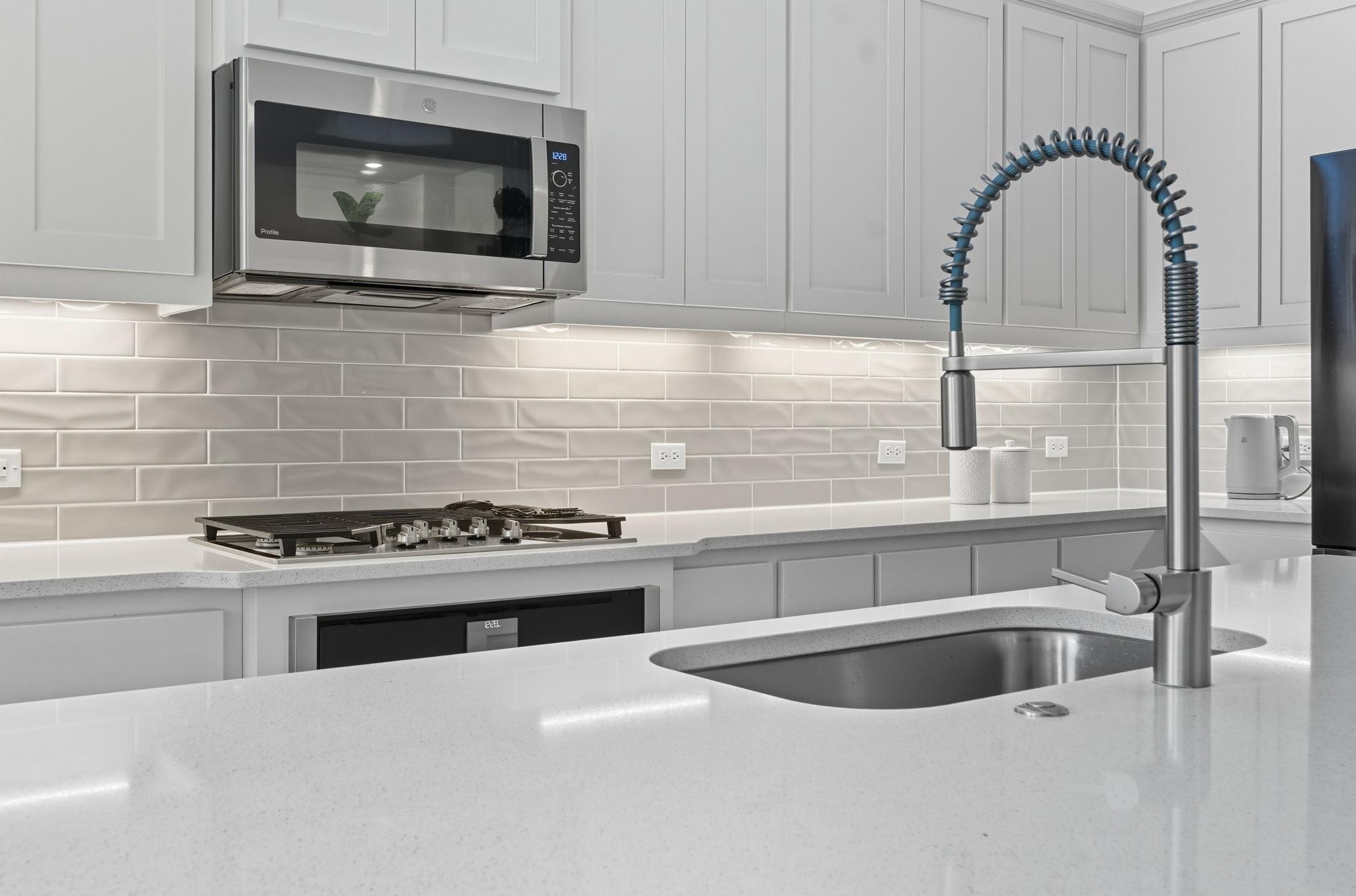 101 Cartwheel Bnd # 52, Austin, TX 78738