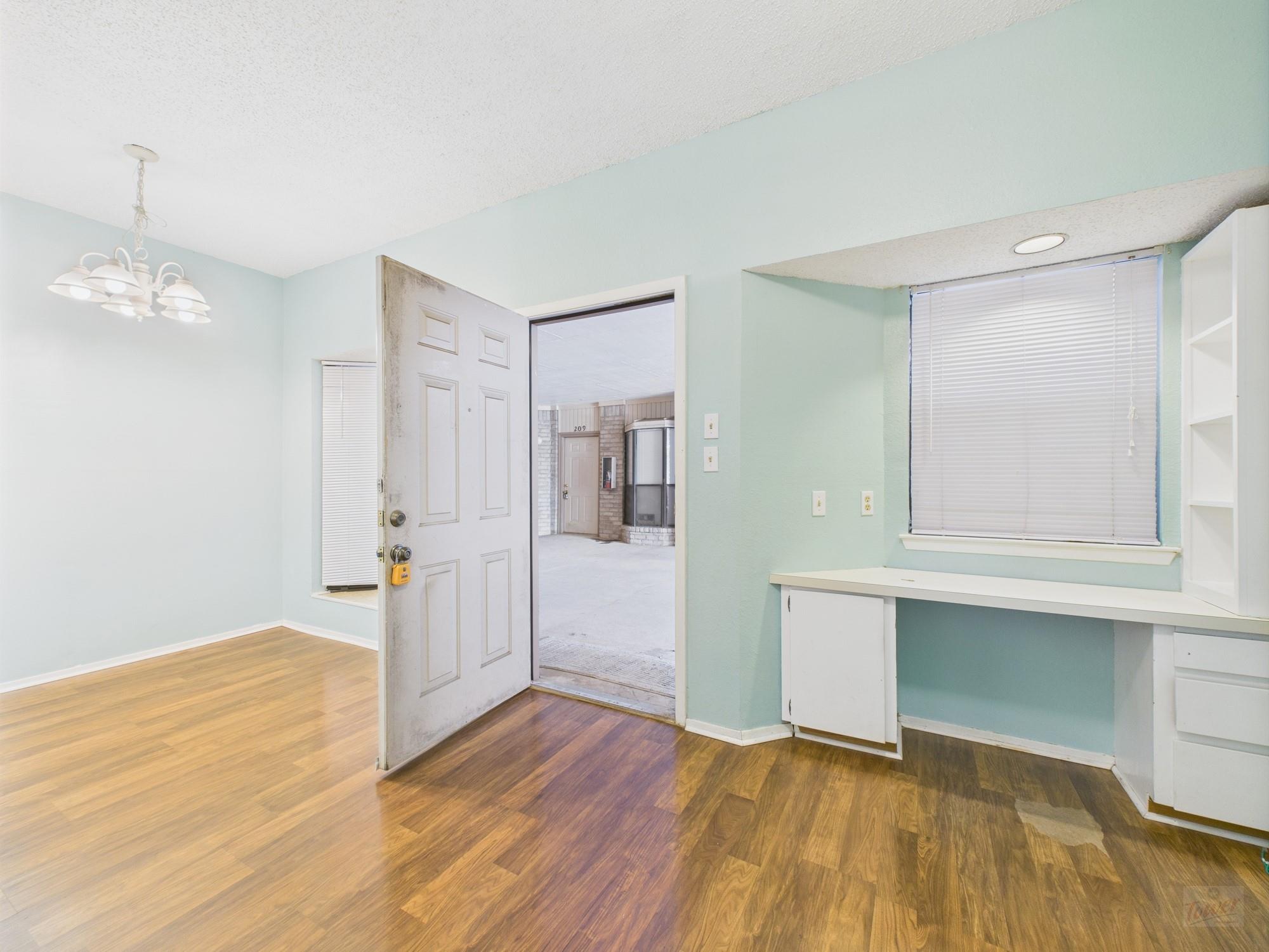 3316 Guadalupe St # 220, Austin, TX 78705