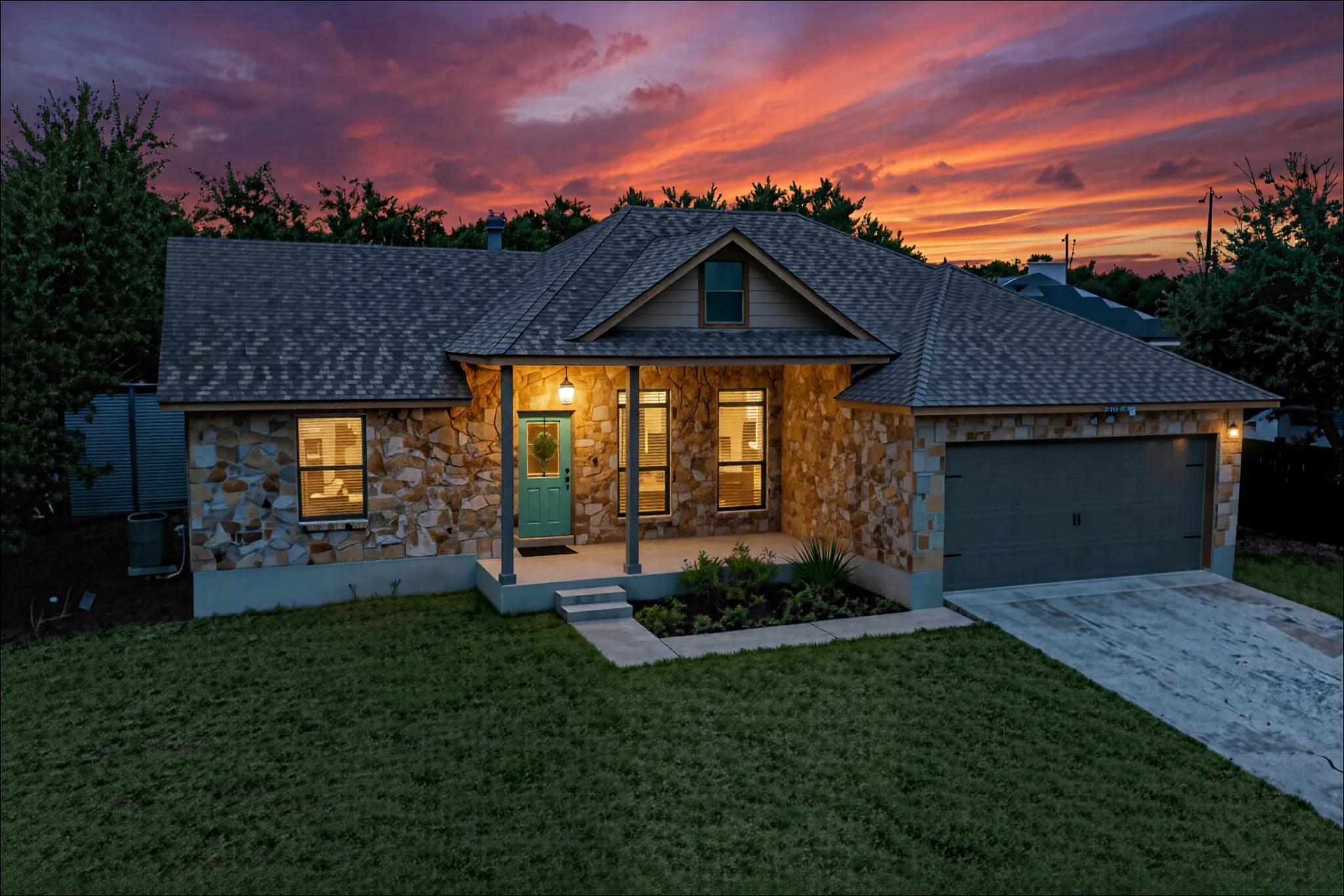10213 Thomas Lane, Dripping Springs, TX 78620