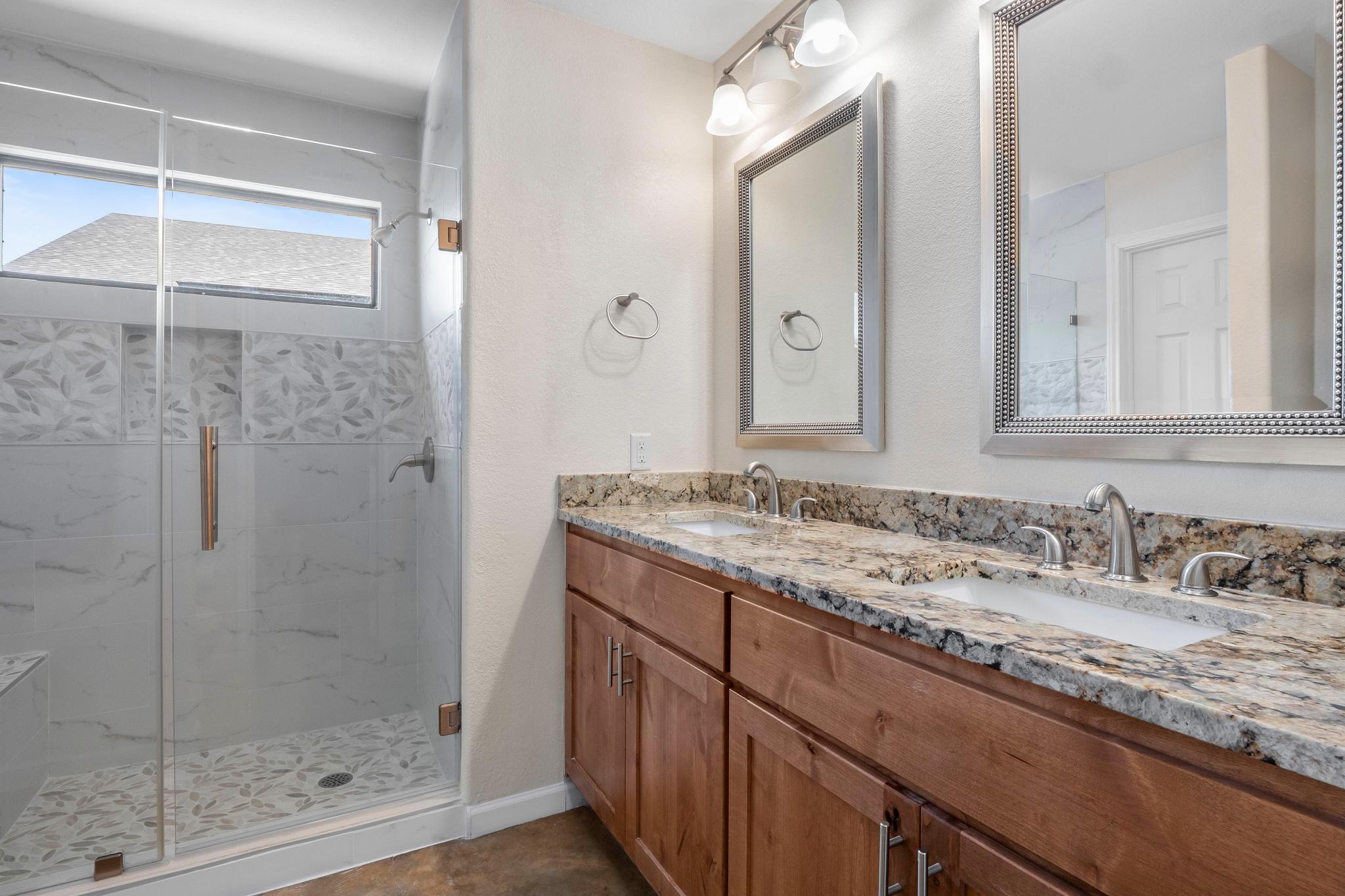 10213 Thomas Lane, Dripping Springs, TX 78620