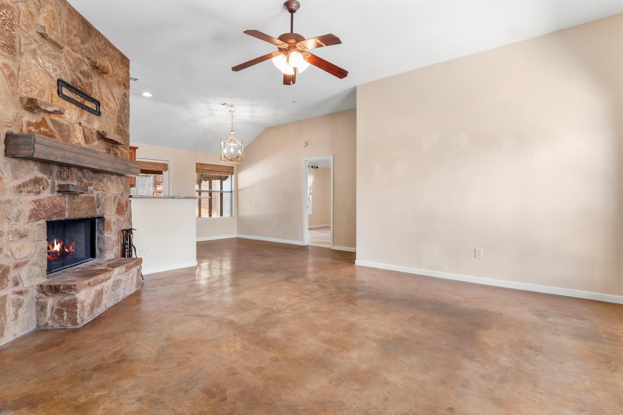 10213 Thomas Lane, Dripping Springs, TX 78620