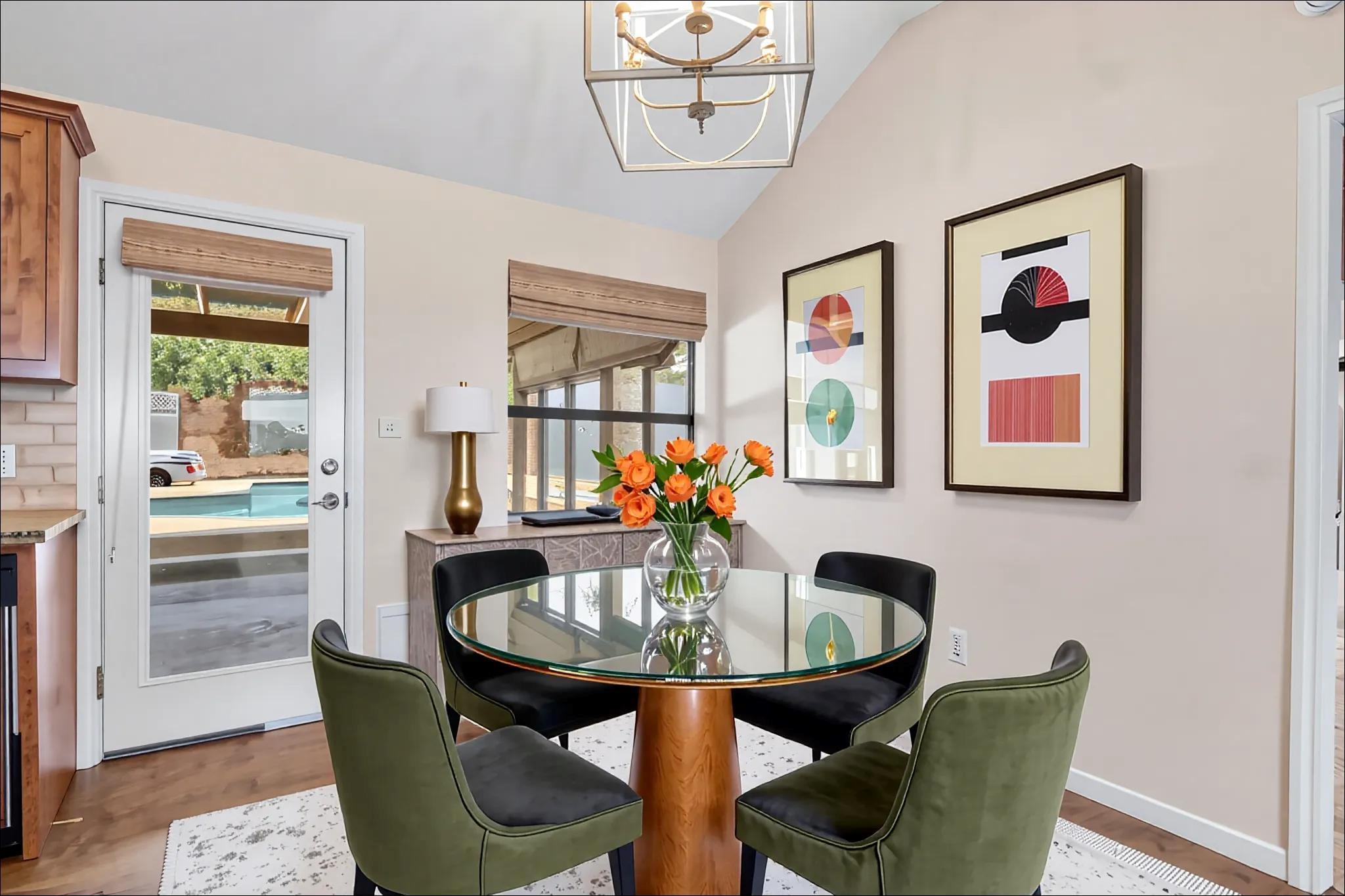 10213 Thomas Lane, Dripping Springs, TX 78620