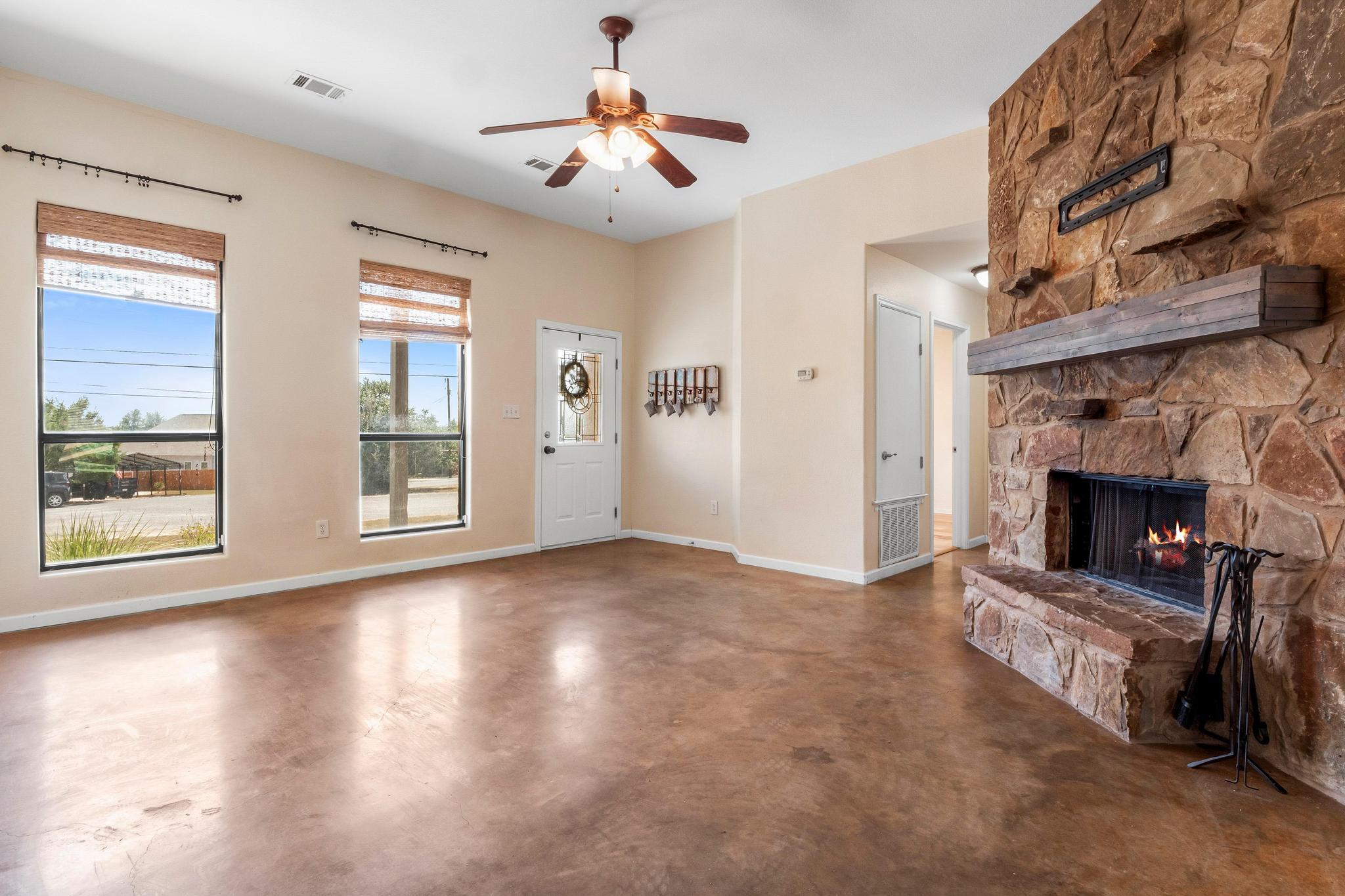 10213 Thomas Lane, Dripping Springs, TX 78620