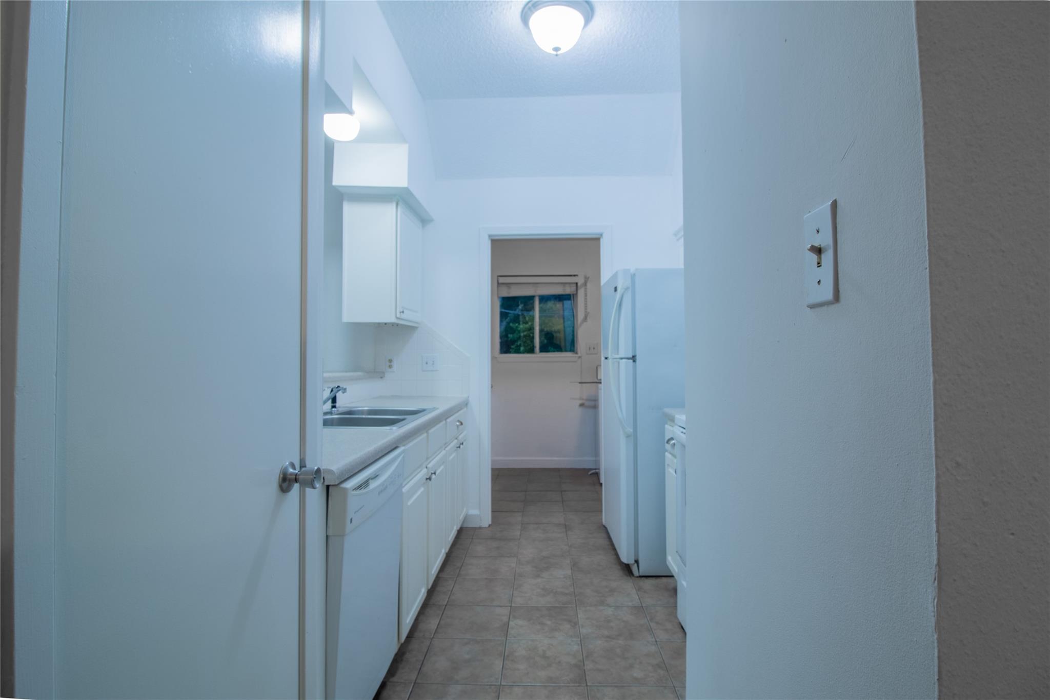 709 Castle Ridge Rd # D, Austin, TX 78746