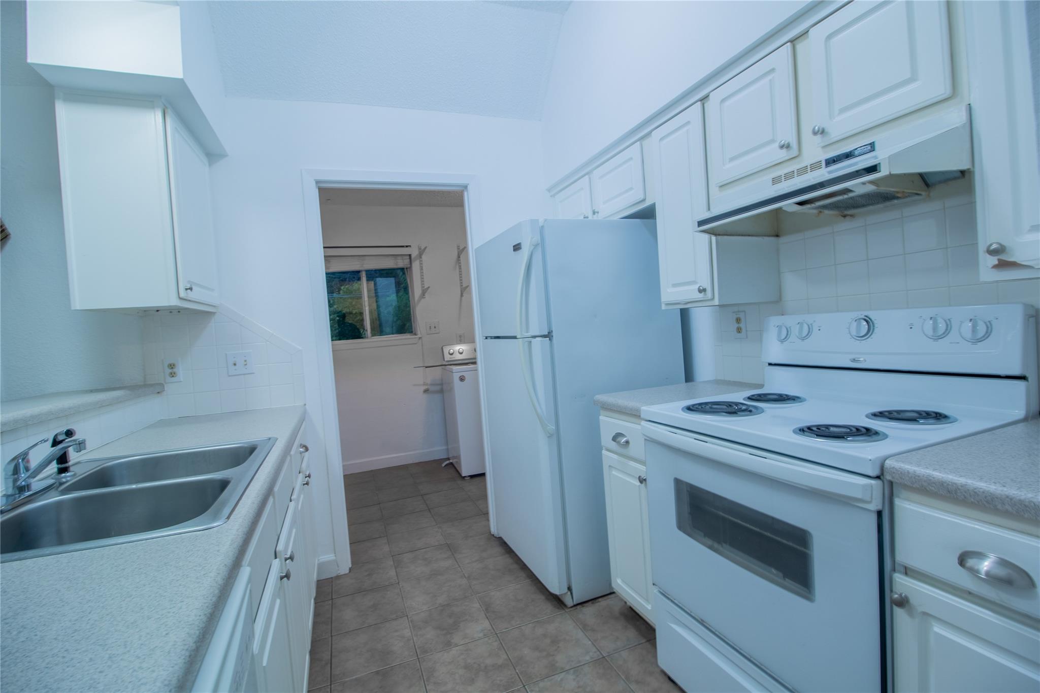 709 Castle Ridge Rd # D, Austin, TX 78746