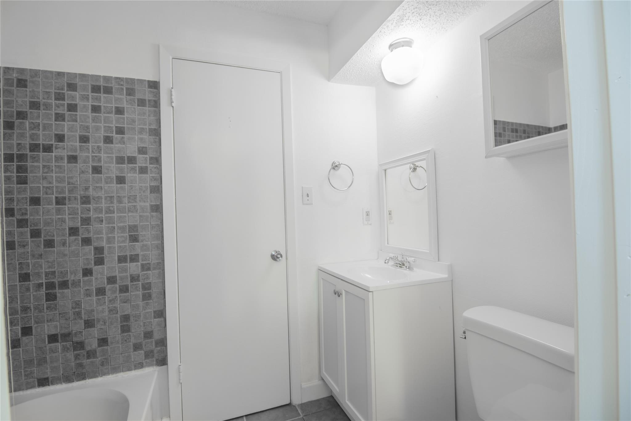 709 Castle Ridge Rd # D, Austin, TX 78746