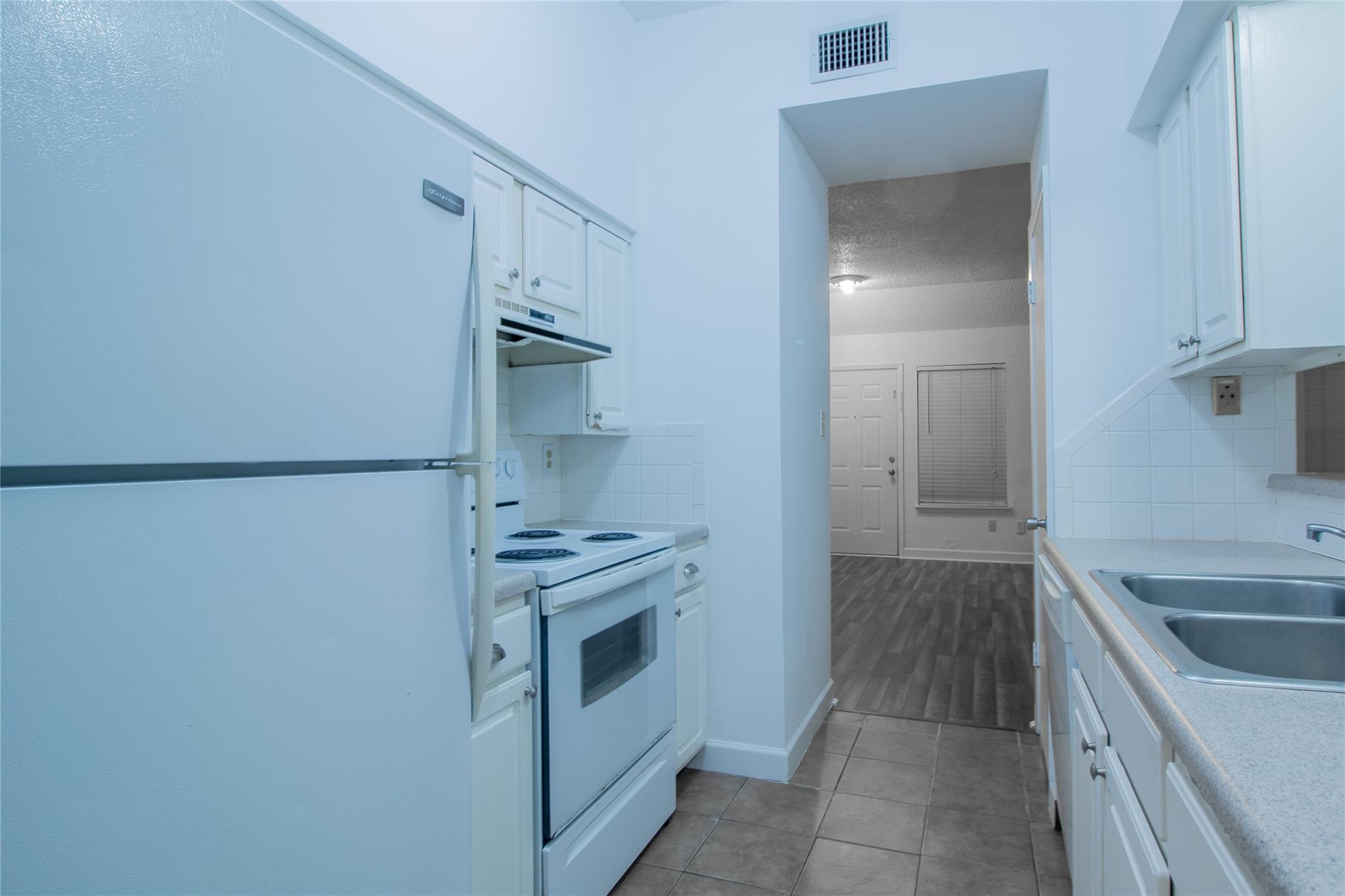 709 Castle Ridge Rd # D, Austin, TX 78746