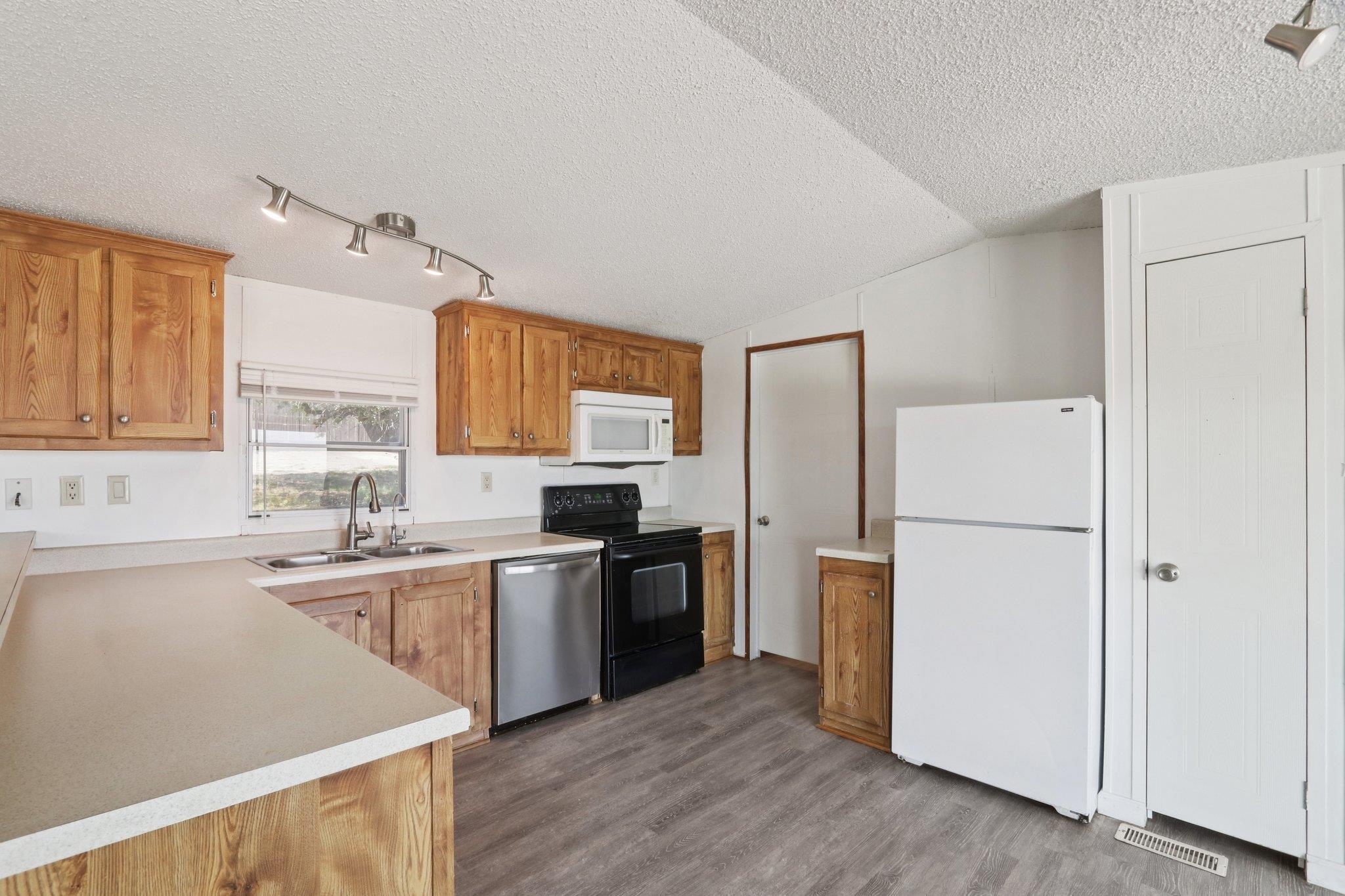 21522 Long Hill Dr, Leander, TX 78641