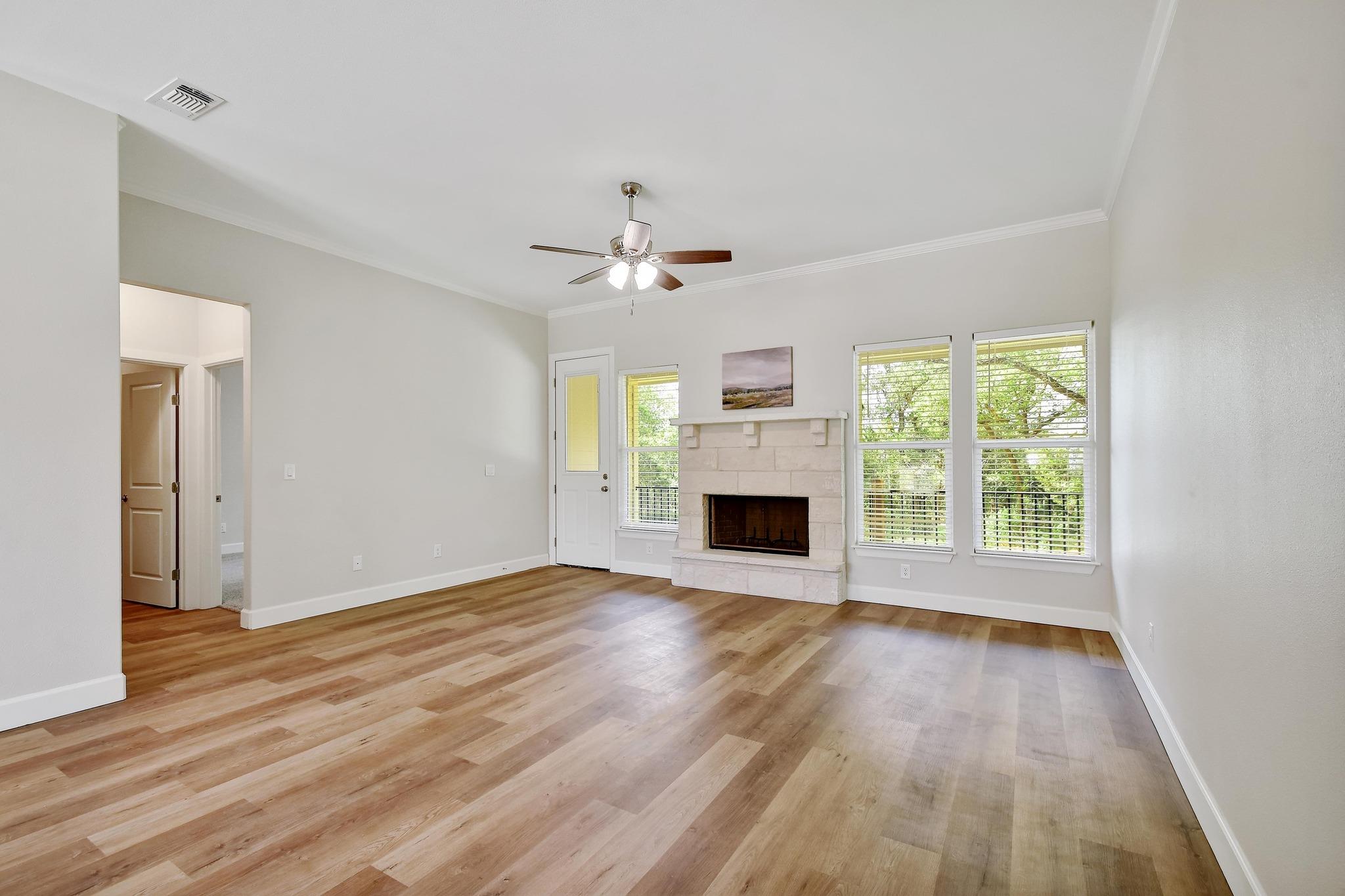 2109 Meadow View Dr, San Marcos, TX 78666