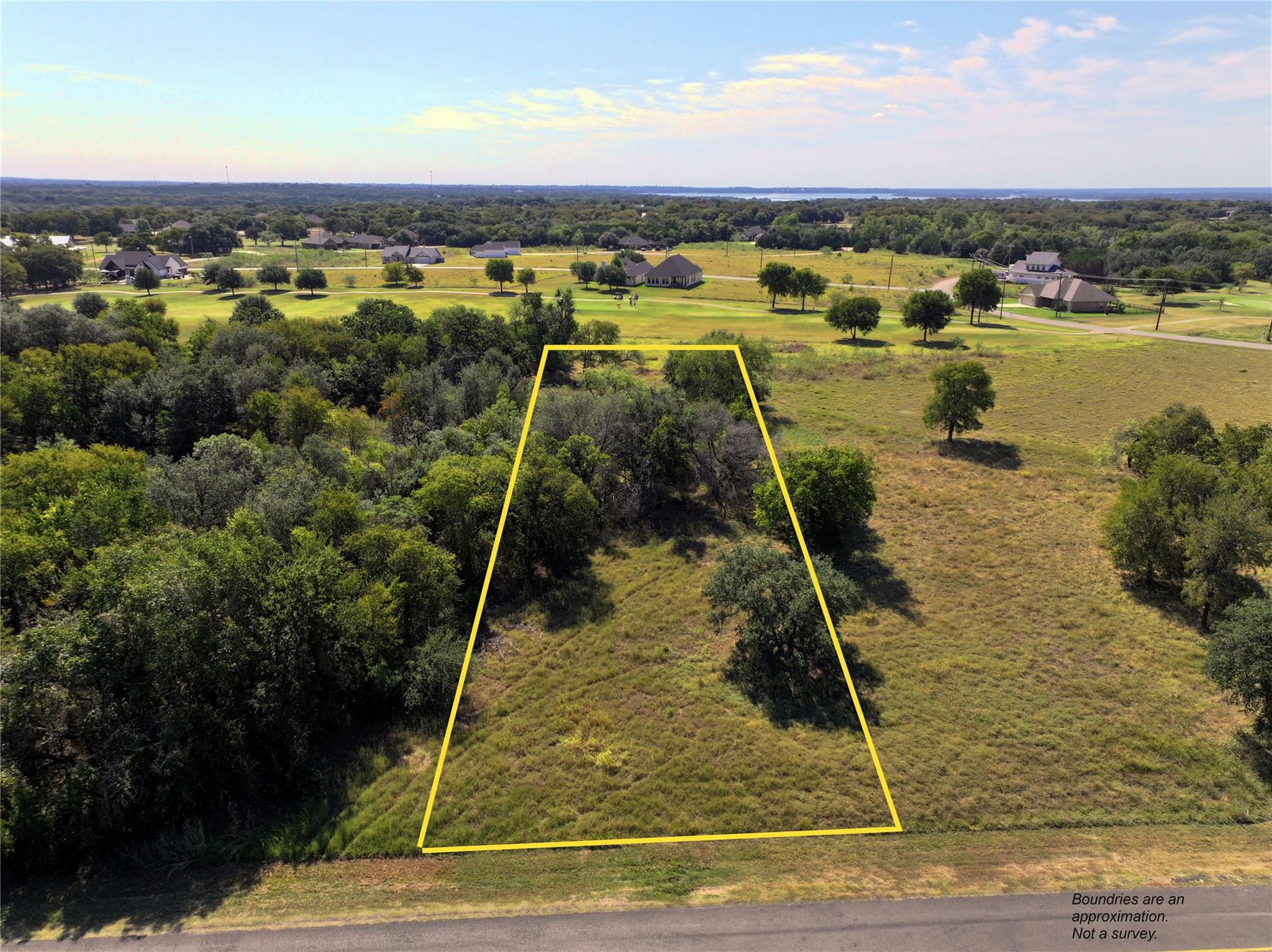 1090 White Bluff Dr, Whitney, TX 76692