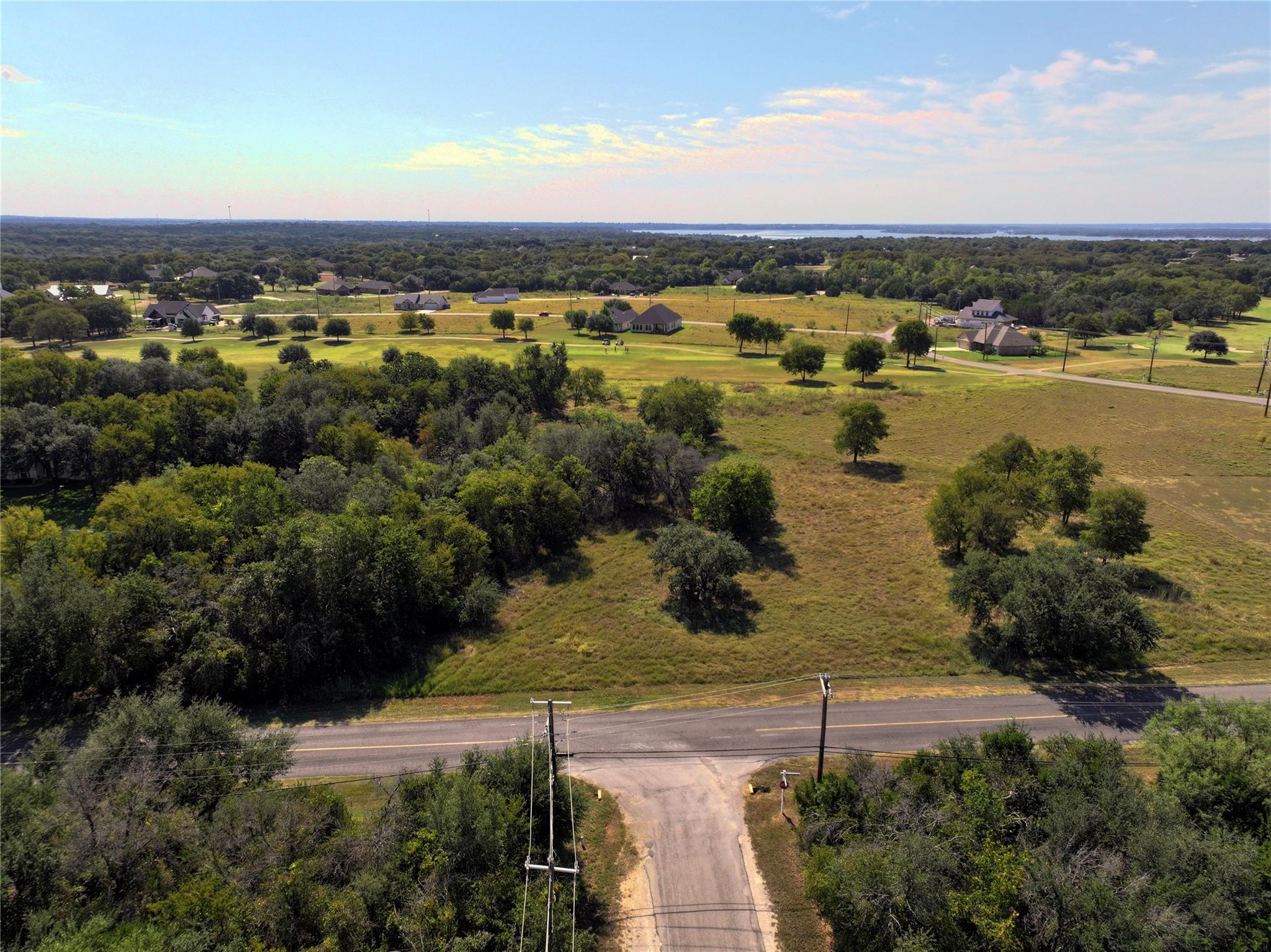 1090 White Bluff Dr, Whitney, TX 76692